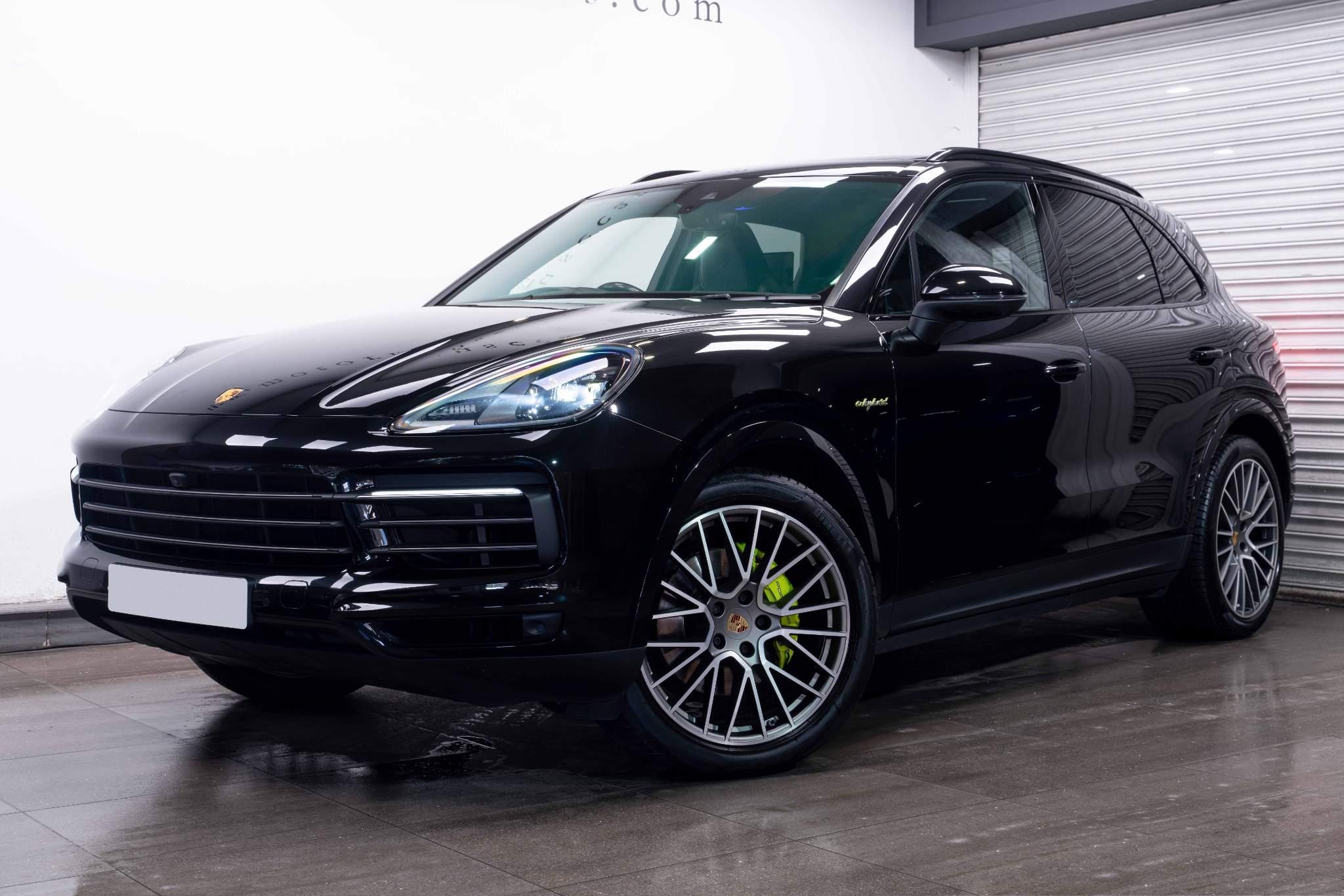 Porsche Cayenne 3.0 V6 E-Hybrid 17.9kWh Platinum Edition TiptronicS 4WD Euro 6 (s/s) 5dr (3.6kW Charger) 5dr Automatic 2026