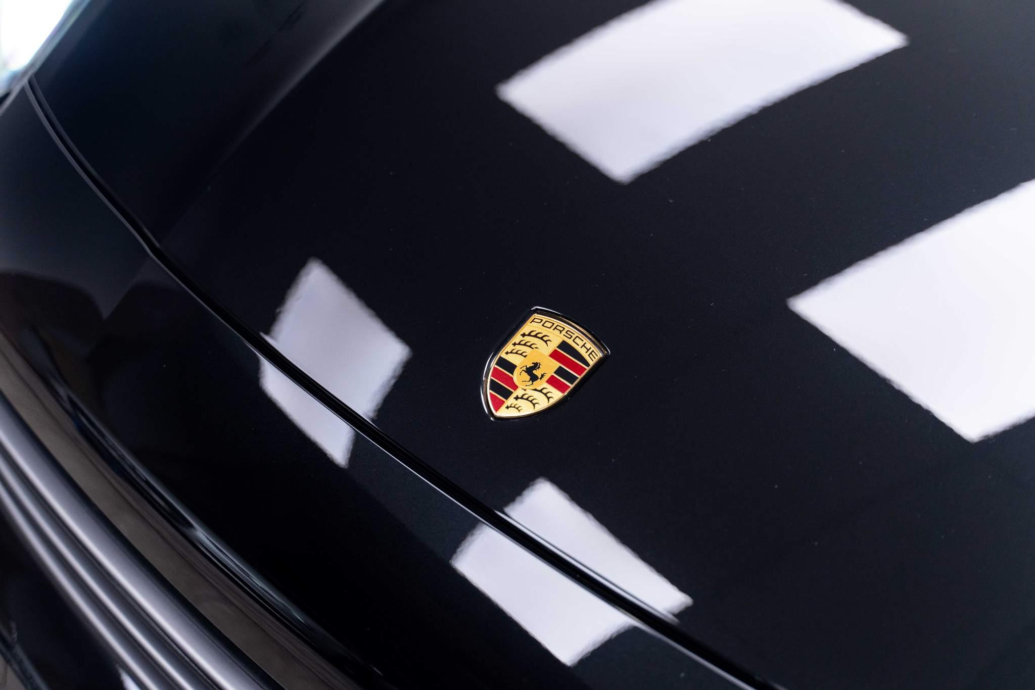 Porsche Cayenne 3.0 V6 E-Hybrid 17.9kWh Platinum Edition TiptronicS 4WD Euro 6 (s/s) 5dr (3.6kW Charger) 5dr Automatic 2026
