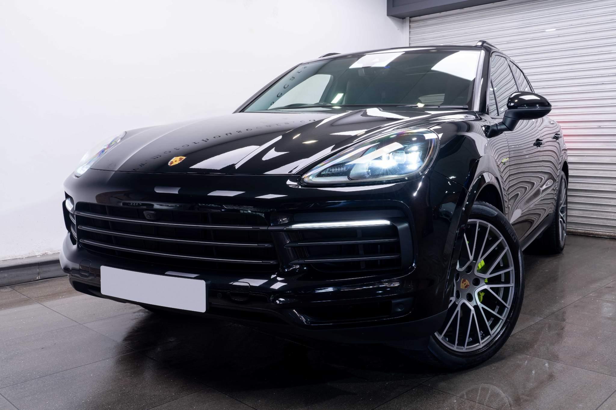 Porsche Cayenne 3.0 V6 E-Hybrid 17.9kWh Platinum Edition TiptronicS 4WD Euro 6 (s/s) 5dr (3.6kW Charger) 5dr Automatic 2026
