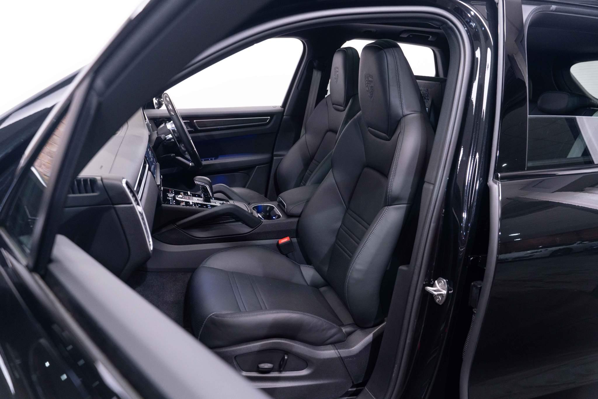 Porsche Cayenne 3.0 V6 E-Hybrid 17.9kWh Platinum Edition TiptronicS 4WD Euro 6 (s/s) 5dr (3.6kW Charger) 5dr Automatic 2026