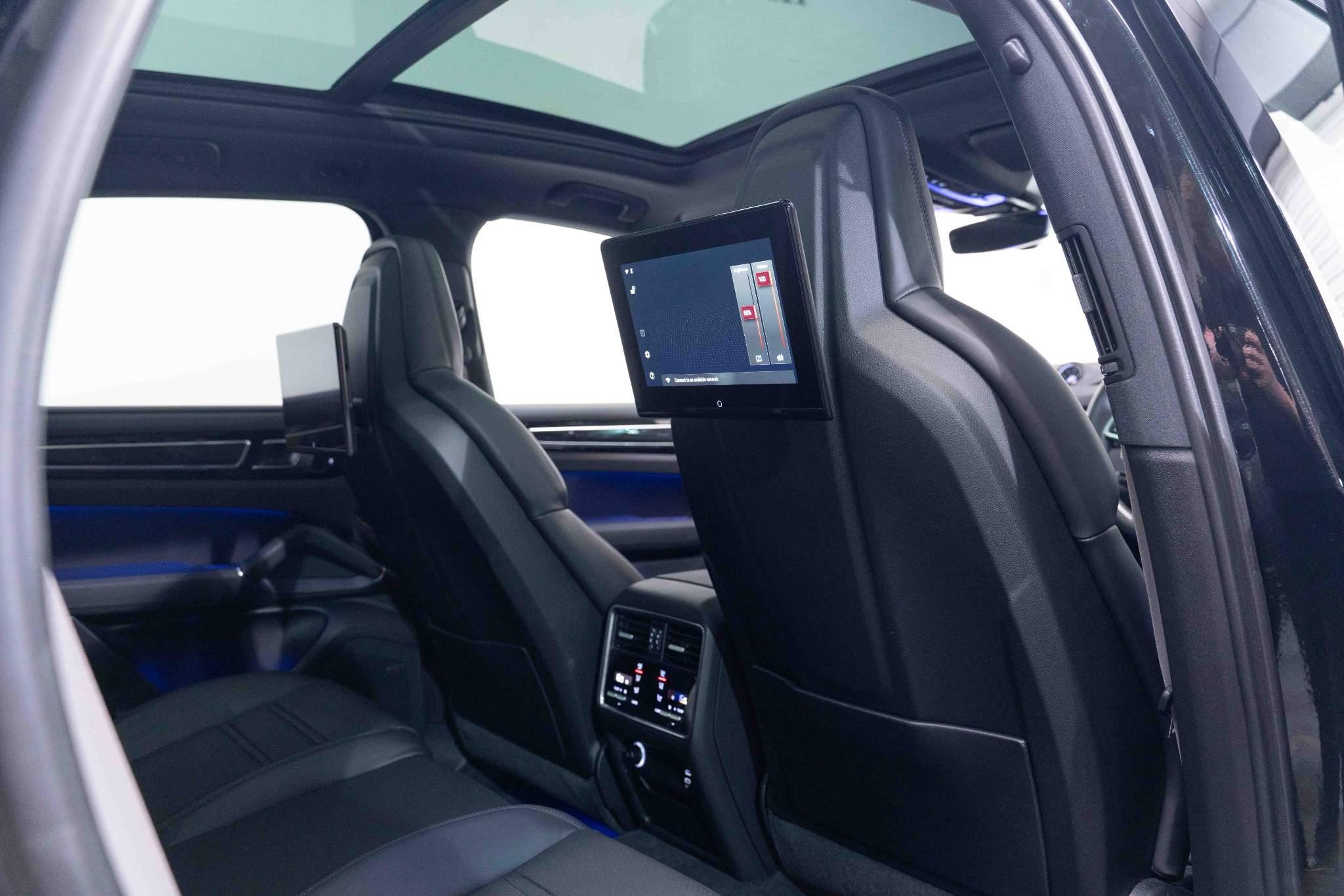 Porsche Cayenne 3.0 V6 E-Hybrid 17.9kWh Platinum Edition TiptronicS 4WD Euro 6 (s/s) 5dr (3.6kW Charger) 5dr Automatic 2026