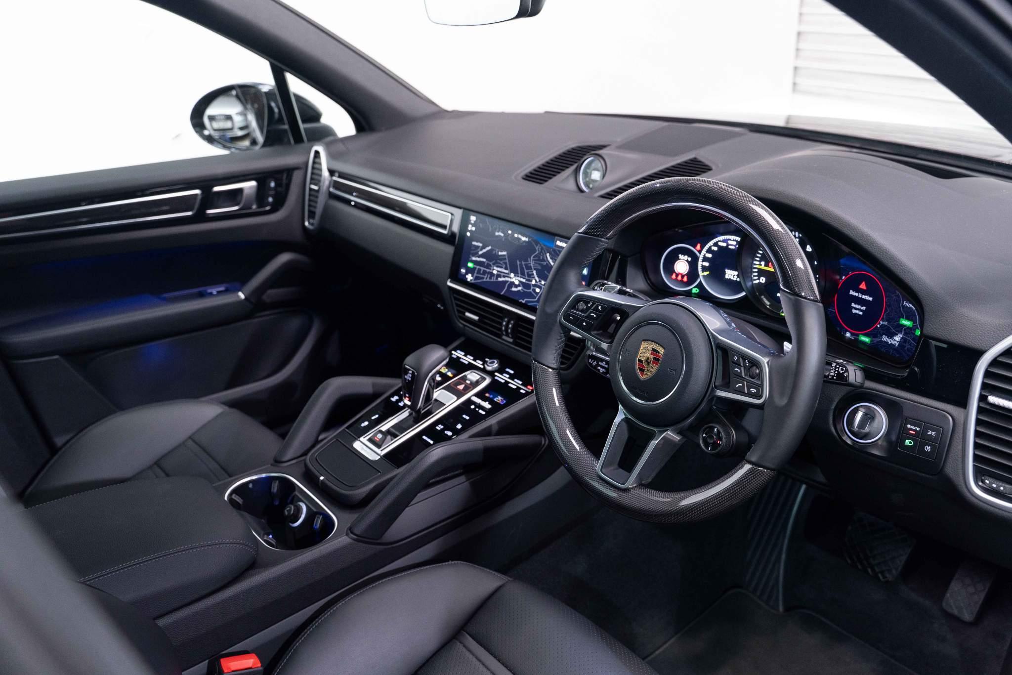 Porsche Cayenne 3.0 V6 E-Hybrid 17.9kWh Platinum Edition TiptronicS 4WD Euro 6 (s/s) 5dr (3.6kW Charger) 5dr Automatic 2026
