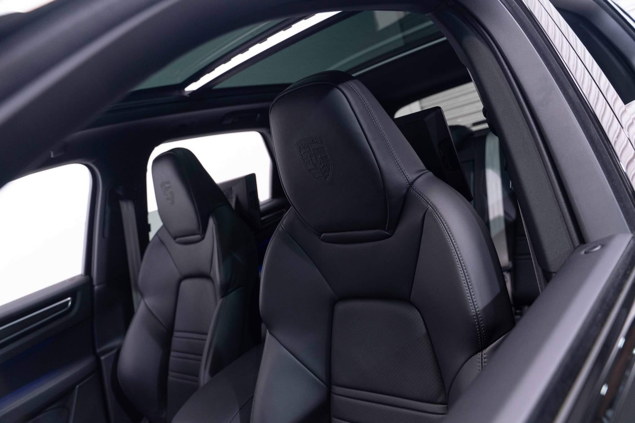 Porsche Cayenne 3.0 V6 E-Hybrid 17.9kWh Platinum Edition TiptronicS 4WD Euro 6 (s/s) 5dr (3.6kW Charger) 5dr Automatic 2026