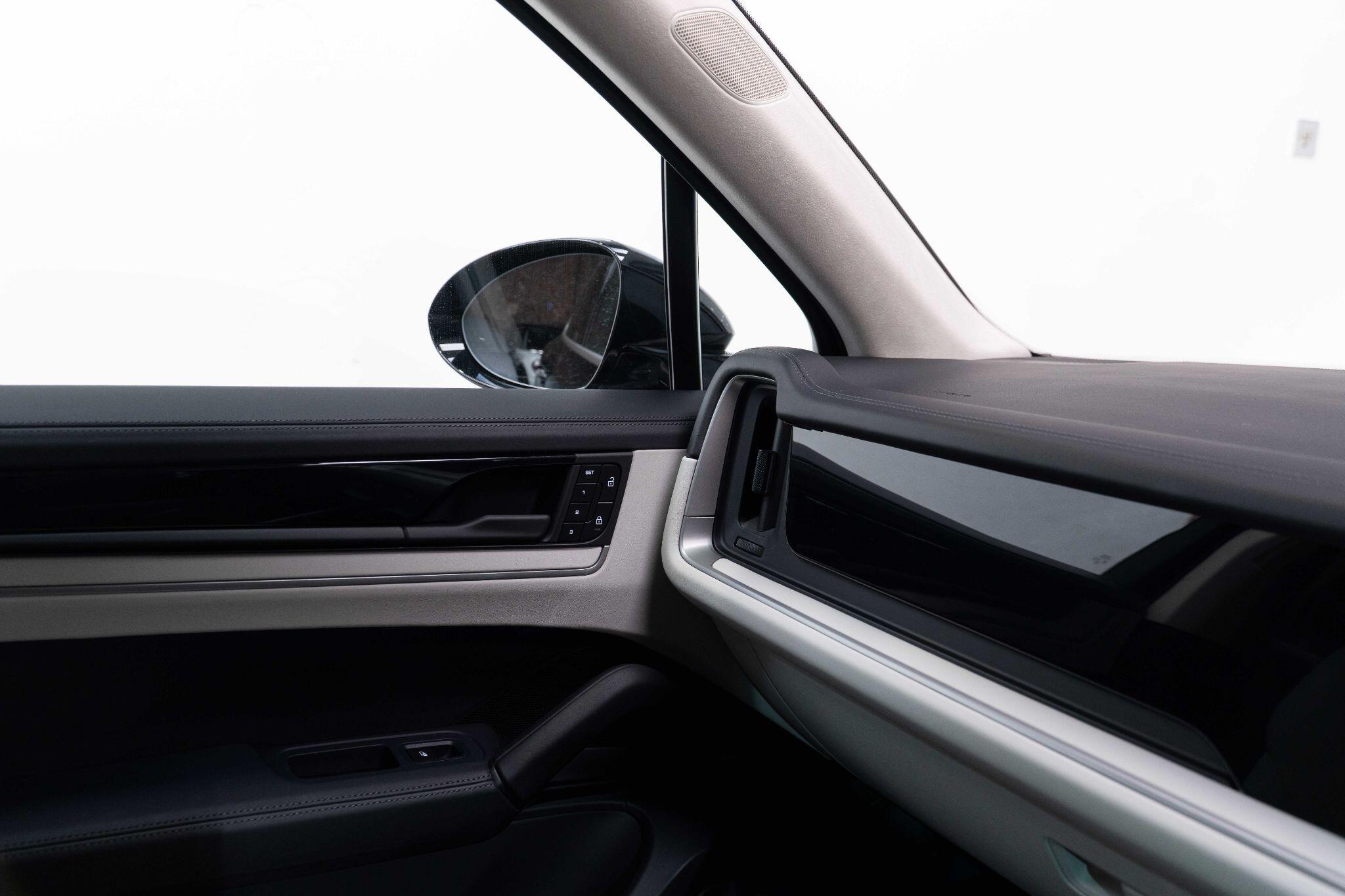 Porsche Cayenne 4.0 V8 E-Hybrid 25.9kWh Turbo TiptronicS 4WD Euro 6 (s/s) 5dr 5dr Automatic 2026
