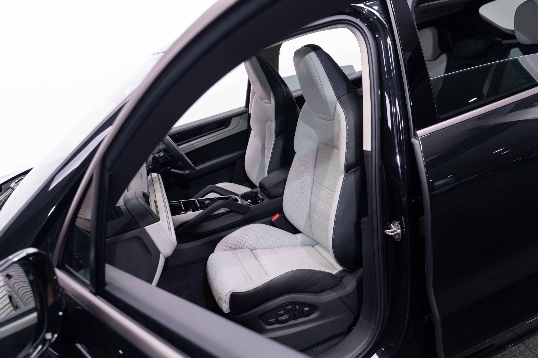 Porsche Cayenne 4.0 V8 E-Hybrid 25.9kWh Turbo TiptronicS 4WD Euro 6 (s/s) 5dr 5dr Automatic 2026