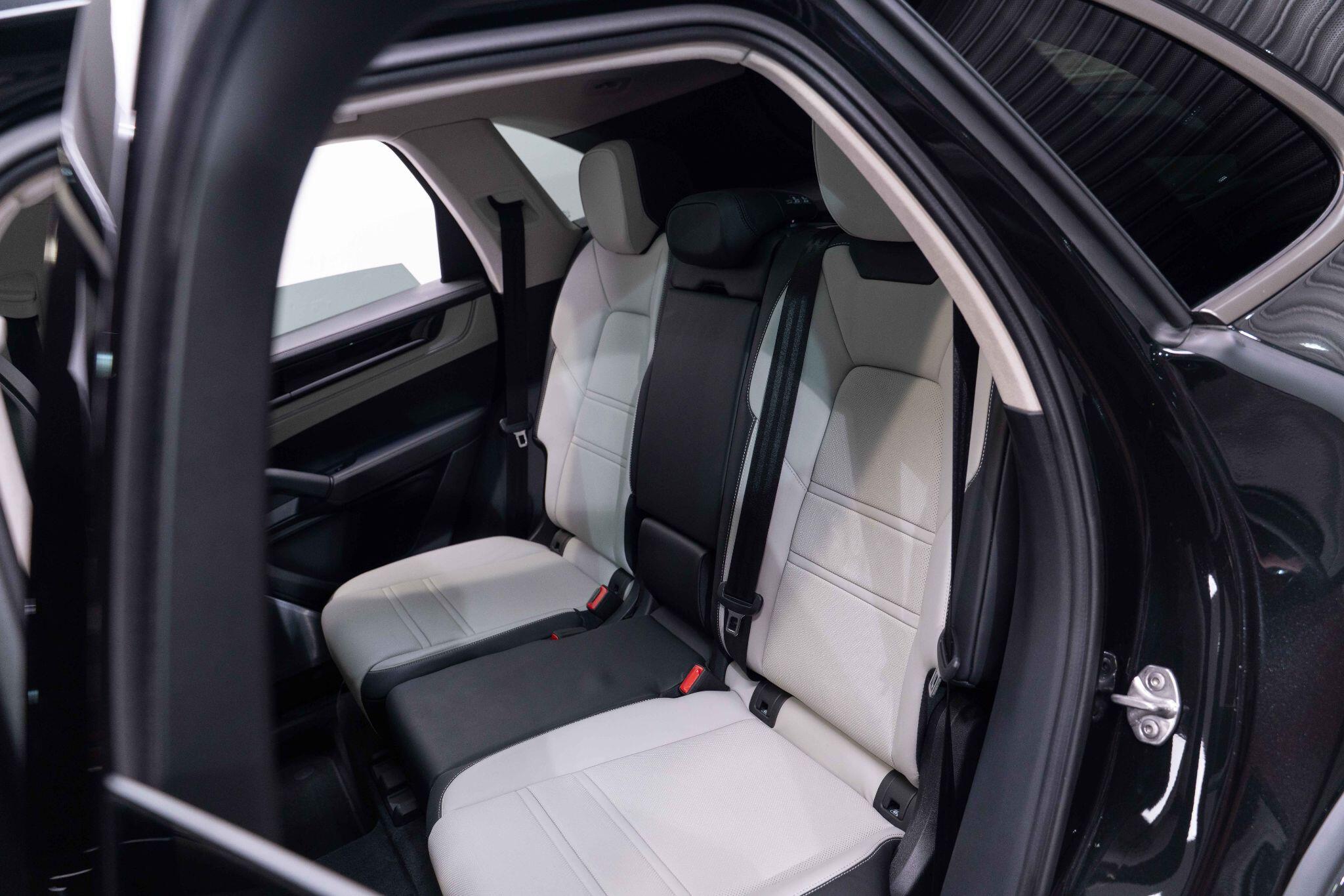 Porsche Cayenne 4.0 V8 E-Hybrid 25.9kWh Turbo TiptronicS 4WD Euro 6 (s/s) 5dr 5dr Automatic 2026