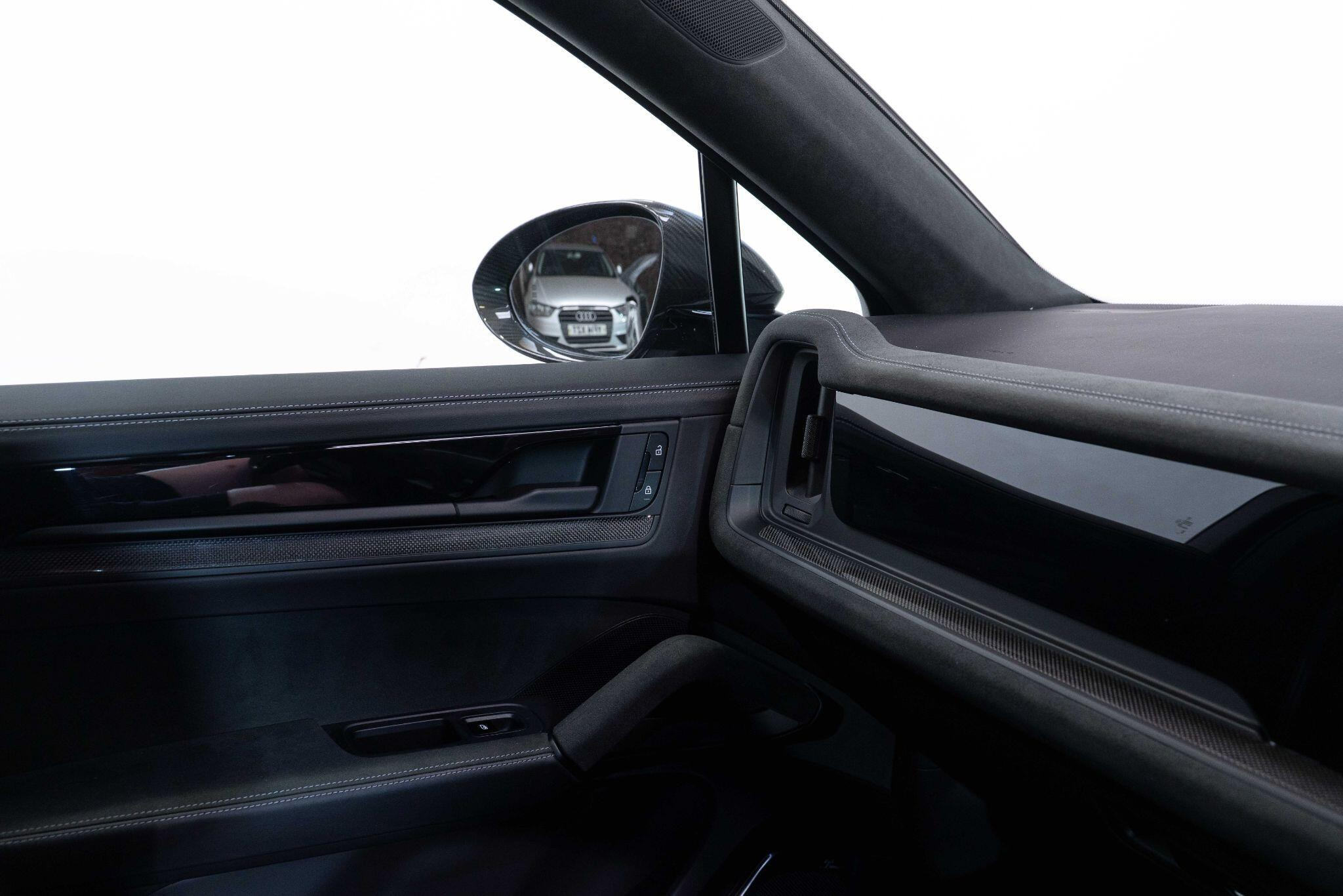 Porsche Cayenne 4.0 V8 E-Hybrid 25.9kWh Turbo TiptronicS 4WD Euro 6 (s/s) 5dr 5dr Automatic 2026