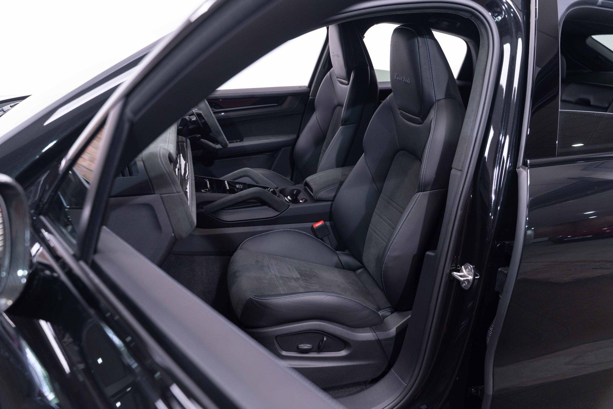 Porsche Cayenne 4.0 V8 E-Hybrid 25.9kWh Turbo TiptronicS 4WD Euro 6 (s/s) 5dr 5dr Automatic 2026