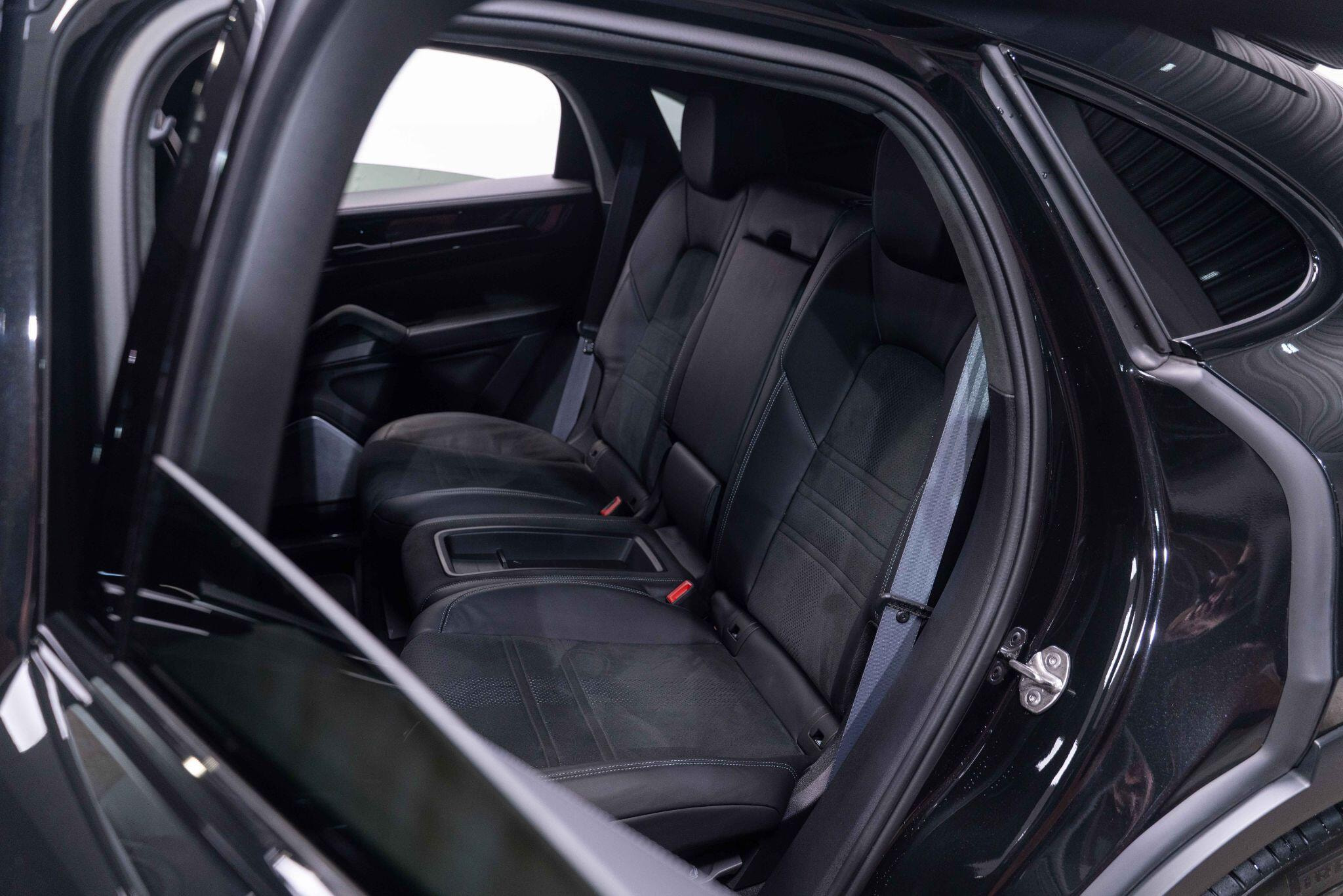 Porsche Cayenne 4.0 V8 E-Hybrid 25.9kWh Turbo TiptronicS 4WD Euro 6 (s/s) 5dr 5dr Automatic 2026