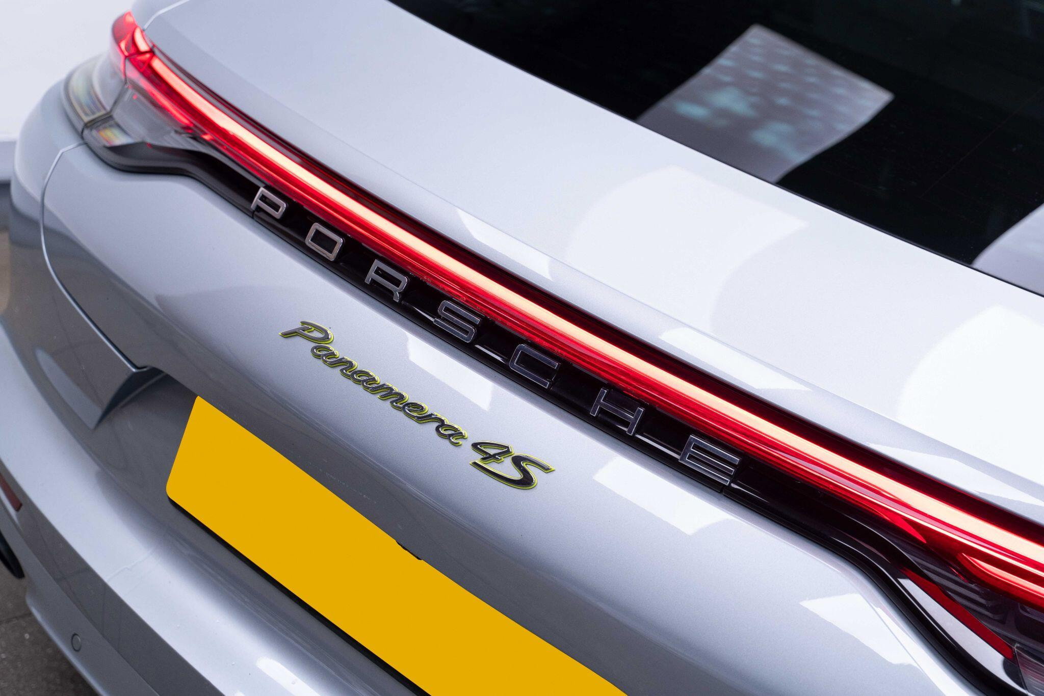 Porsche Panamera 2.9 V6 E-Hybrid 17.9kWh 4S Saloon PDK 4WD Euro 6 (s/s) 5dr (7.2 kW Charger) 5dr Automatic 2026