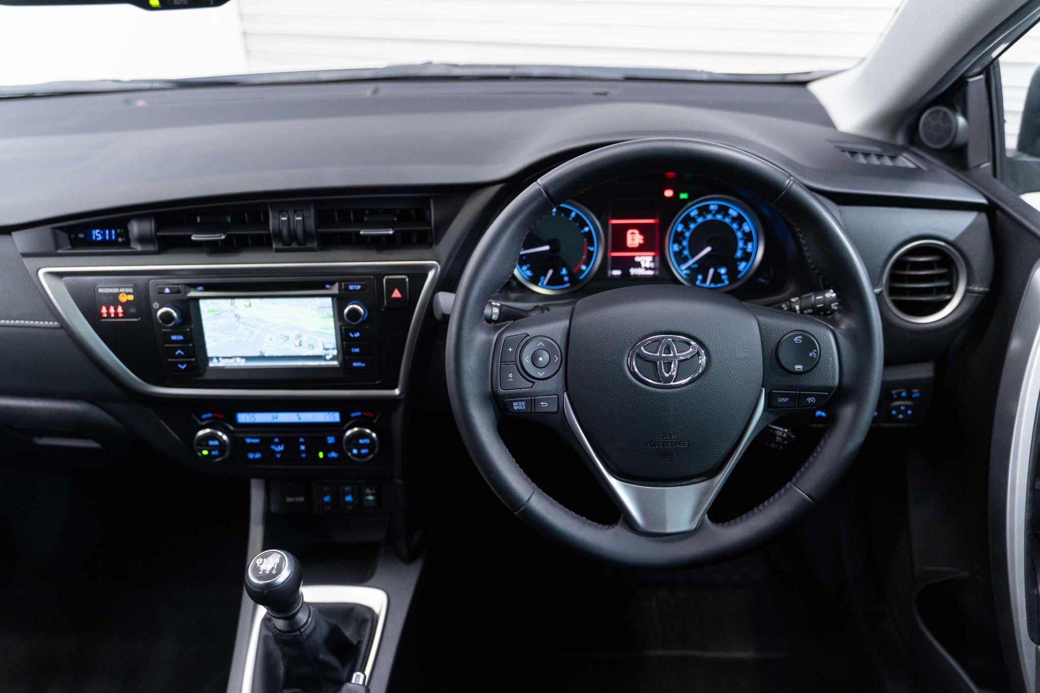 Toyota Auris 1.6 V-Matic Excel Euro 5 5dr 5dr Manual 2026
