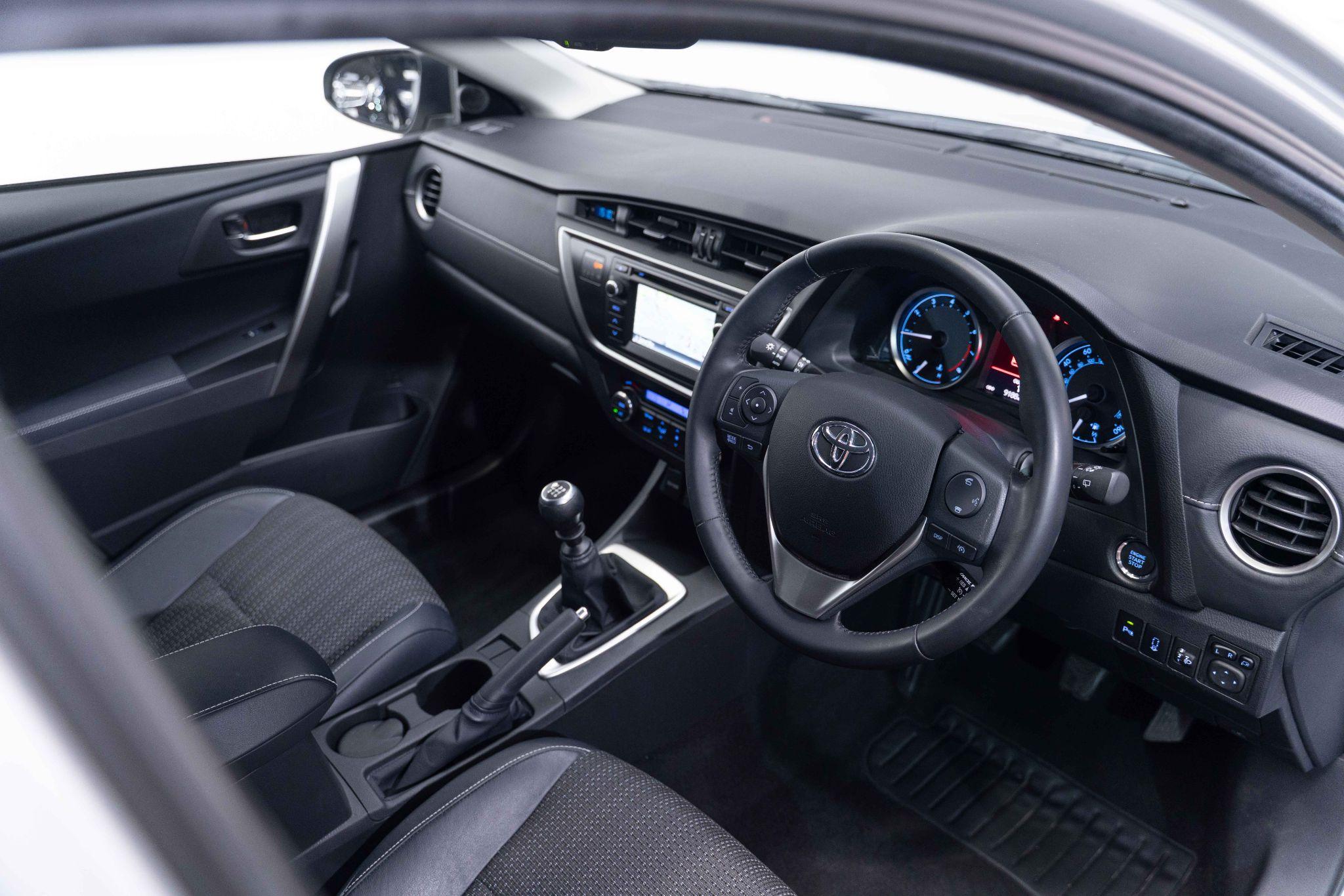 Toyota Auris 1.6 V-Matic Excel Euro 5 5dr 5dr Manual 2026