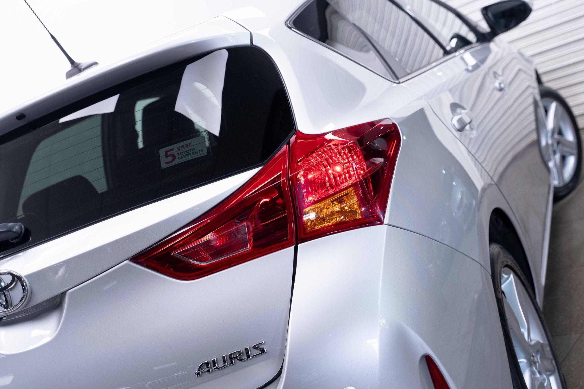 Toyota Auris 1.6 V-Matic Excel Euro 5 5dr 5dr Manual 2026