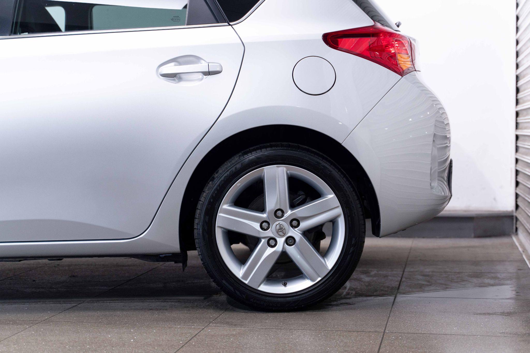 Toyota Auris 1.6 V-Matic Excel Euro 5 5dr 5dr Manual 2026