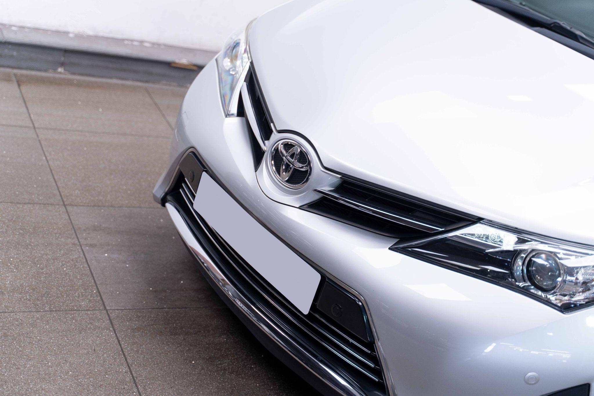 Toyota Auris 1.6 V-Matic Excel Euro 5 5dr 5dr Manual 2026