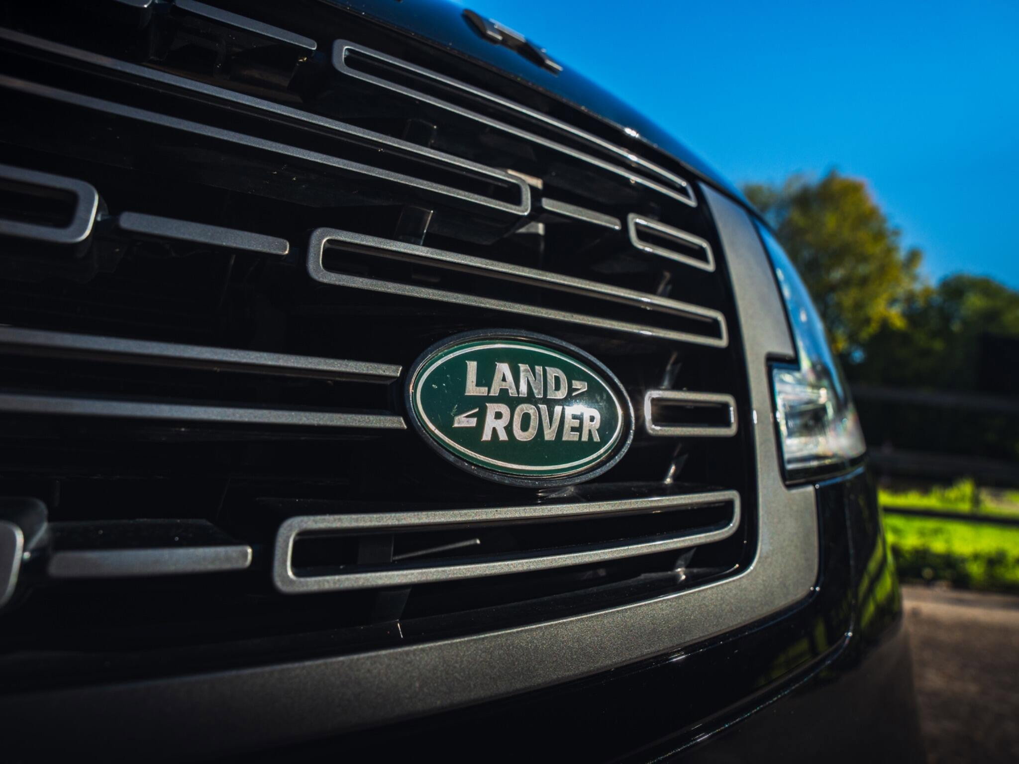 Land Rover Range Rover 3.0 P550e 38.2kWh Autobiography Auto 4WD Euro 6 (s/s) 5dr 5dr Automatic 2026
