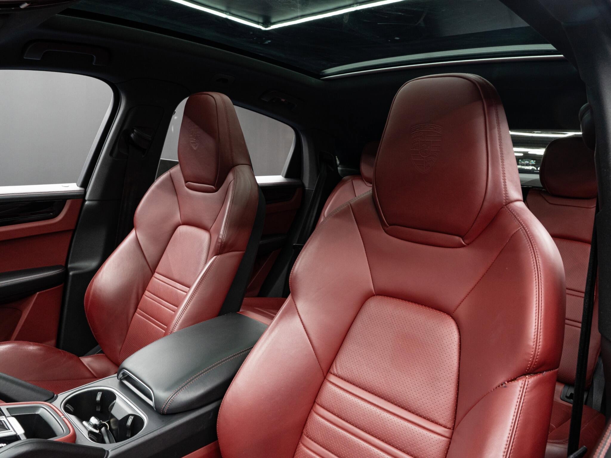 Porsche Cayenne 3.0 V6 E-Hybrid 17.9kWh TiptronicS 4WD Euro 6 (s/s) 5dr (3.6kW Charger) 5dr Automatic 2026