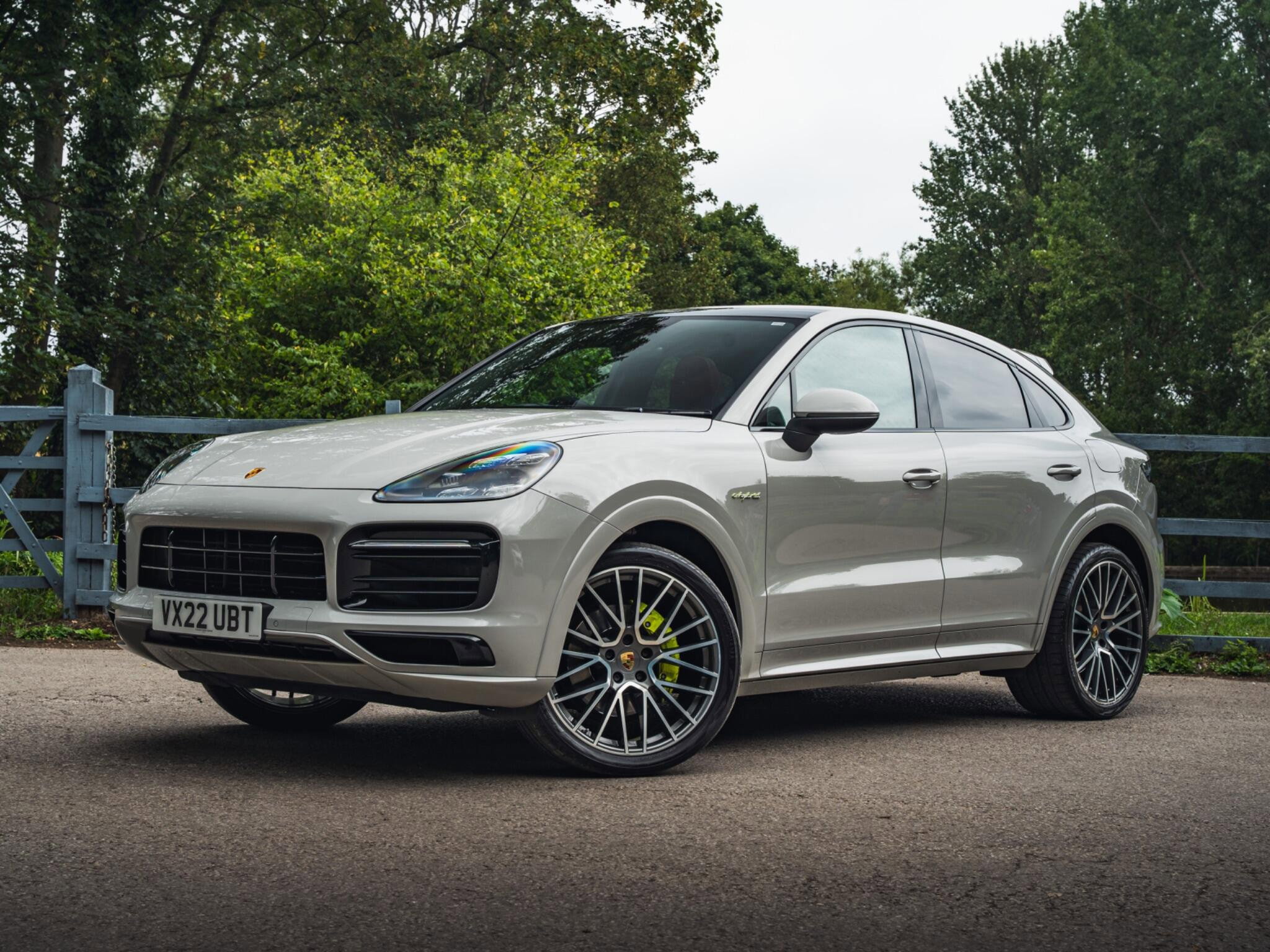 Porsche Cayenne 3.0 V6 E-Hybrid 17.9kWh TiptronicS 4WD Euro 6 (s/s) 5dr (3.6kW Charger) 5dr Automatic 2026