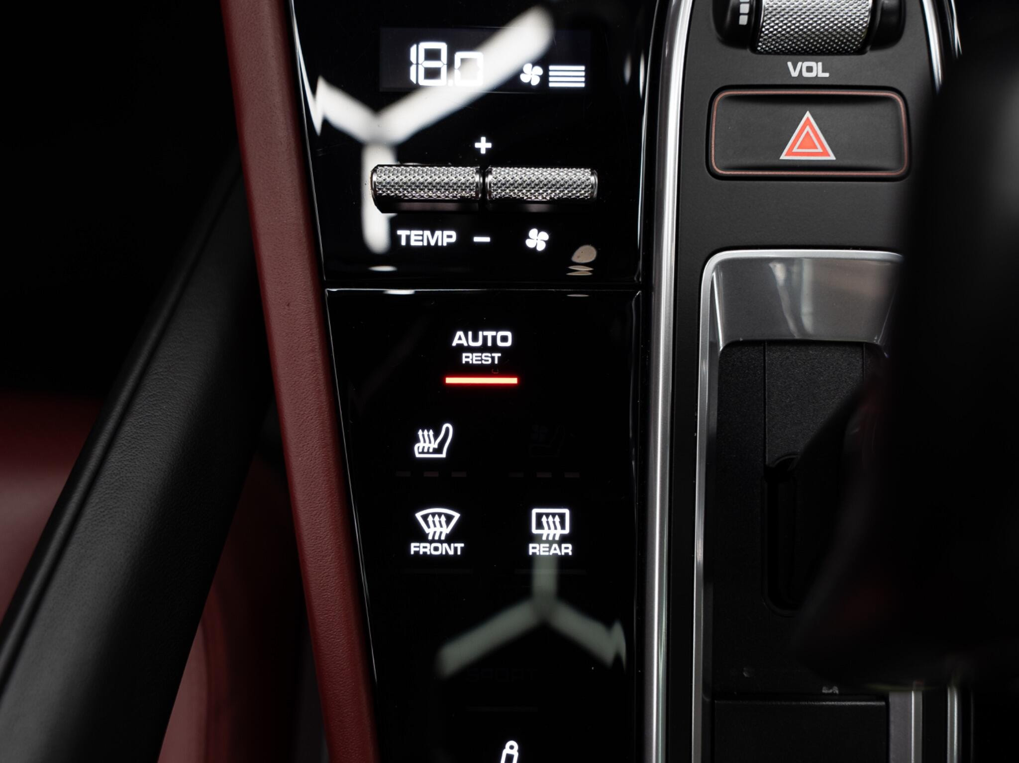 Porsche Cayenne 3.0 V6 E-Hybrid 17.9kWh TiptronicS 4WD Euro 6 (s/s) 5dr (3.6kW Charger) 5dr Automatic 2026
