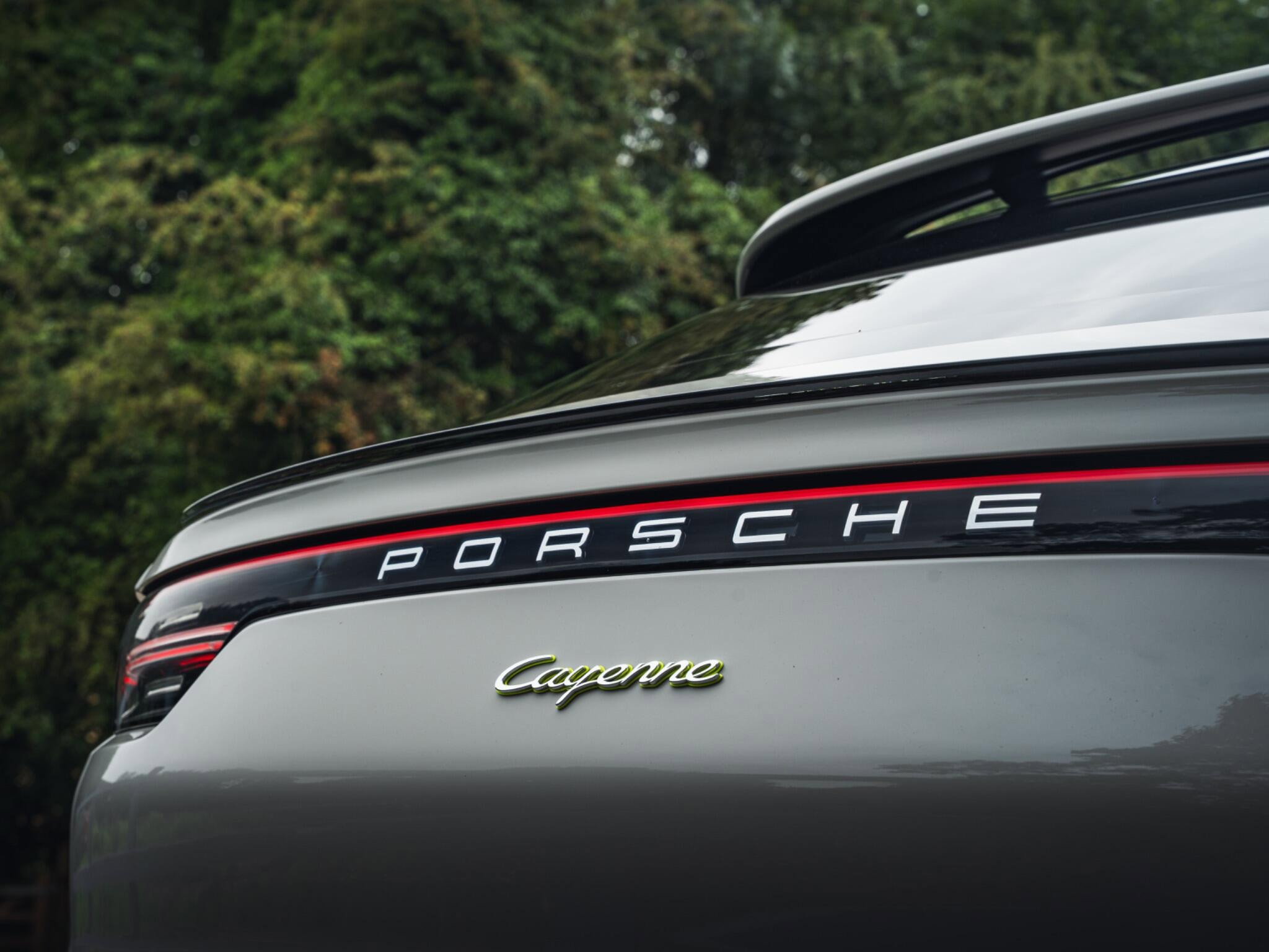 Porsche Cayenne 3.0 V6 E-Hybrid 17.9kWh TiptronicS 4WD Euro 6 (s/s) 5dr (3.6kW Charger) 5dr Automatic 2026