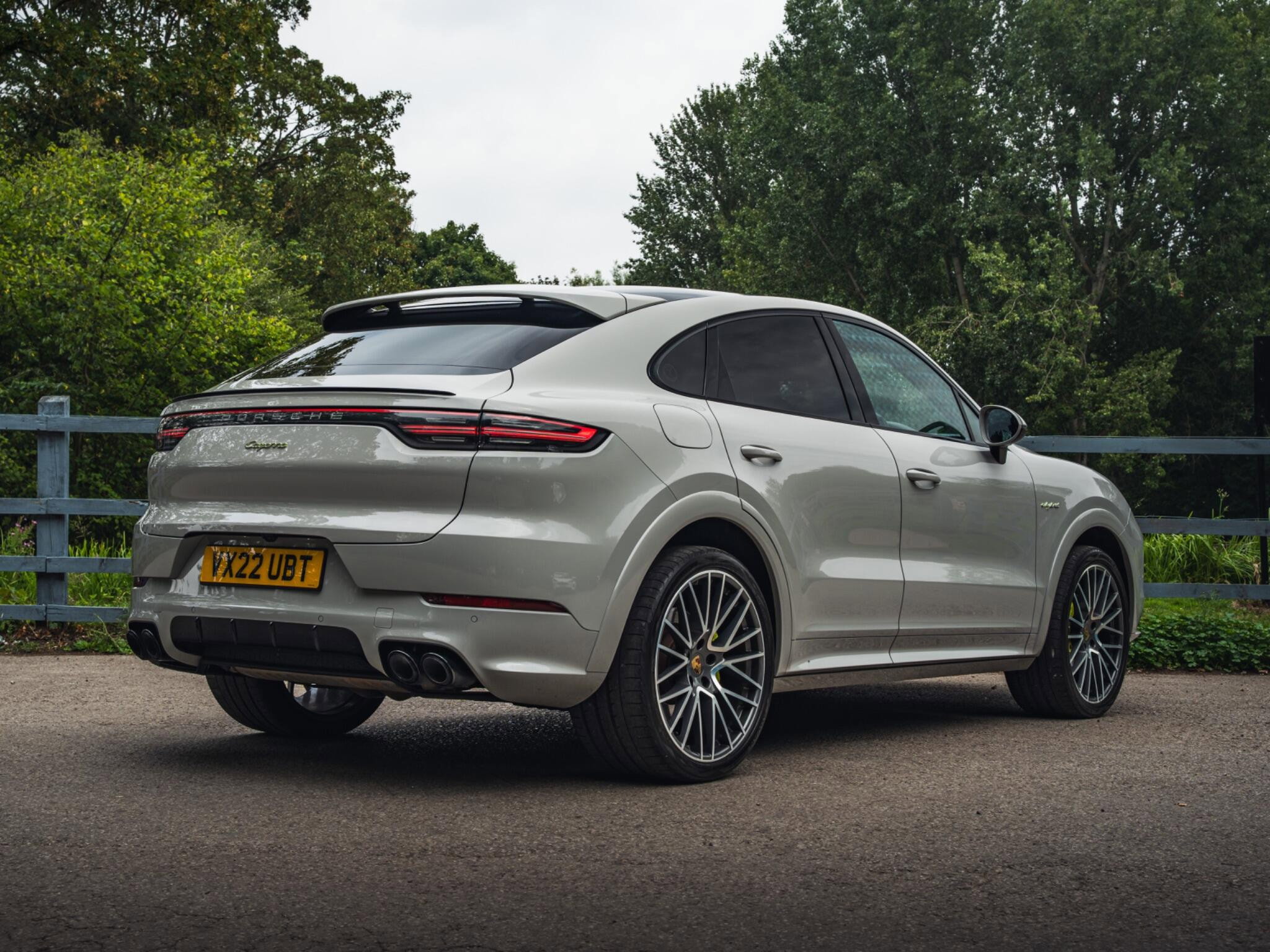Porsche Cayenne 3.0 V6 E-Hybrid 17.9kWh TiptronicS 4WD Euro 6 (s/s) 5dr (3.6kW Charger) 5dr Automatic 2026