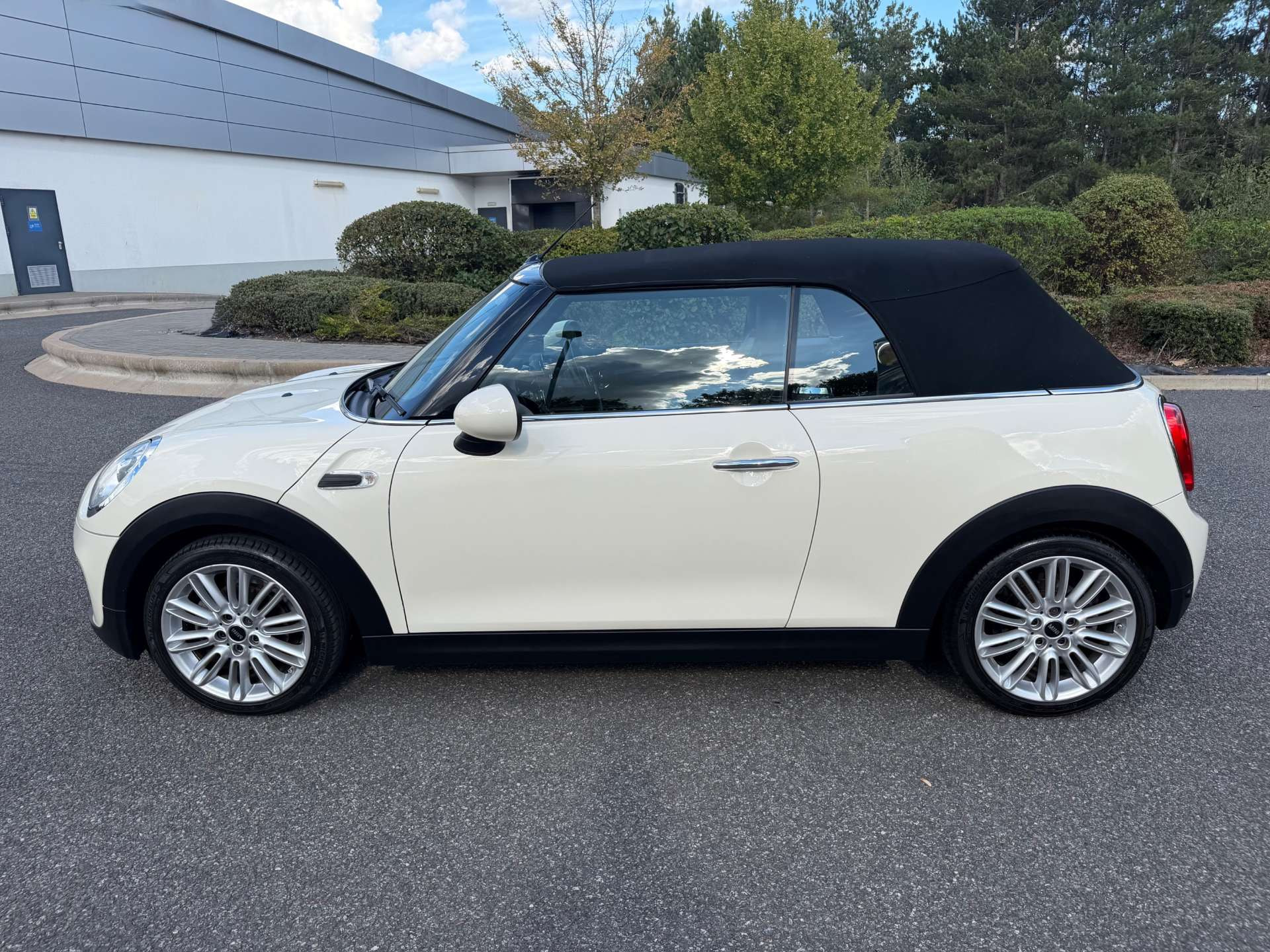 MINI Convertible 1.5 Cooper 2dr 2dr Manual 2026