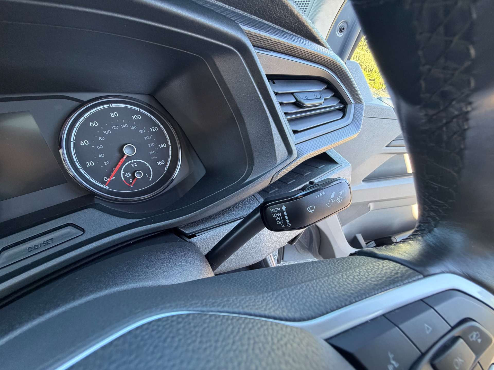 Volkswagen Transporter 2.0 BiTDI T32 Highline Kombi Double Cab 5dr Diesel DSG FWD SWB Euro 6 (s/s) (199 ps) 5dr Automatic 2026