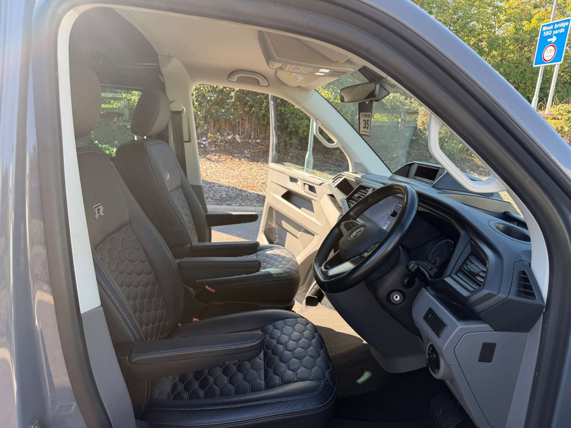 Volkswagen Transporter 2.0 BiTDI T32 Highline Kombi Double Cab 5dr Diesel DSG FWD SWB Euro 6 (s/s) (199 ps) 5dr Automatic 2026