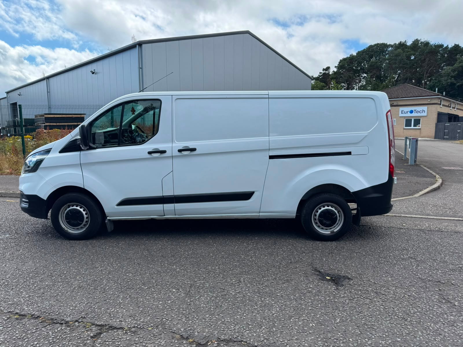 Ford Transit Custom 2.0 300 EcoBlue Leader Panel Van 5dr Diesel Manual L2 H1 Euro 6 (s/s) (105 ps) 5dr Manual 2026