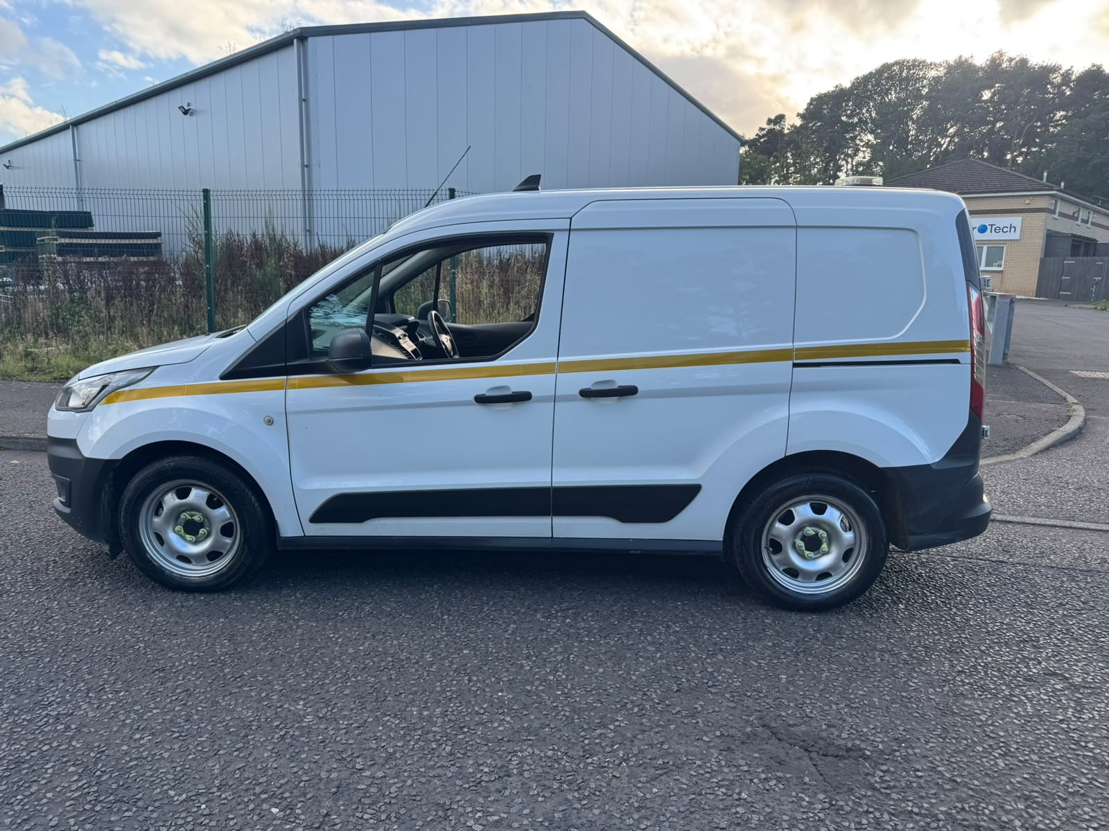 Ford Transit Connect 1.5 200 EcoBlue Leader Panel Van 5dr Diesel Manual L1 Euro 6 (s/s) (75 ps) 5dr Manual 2026