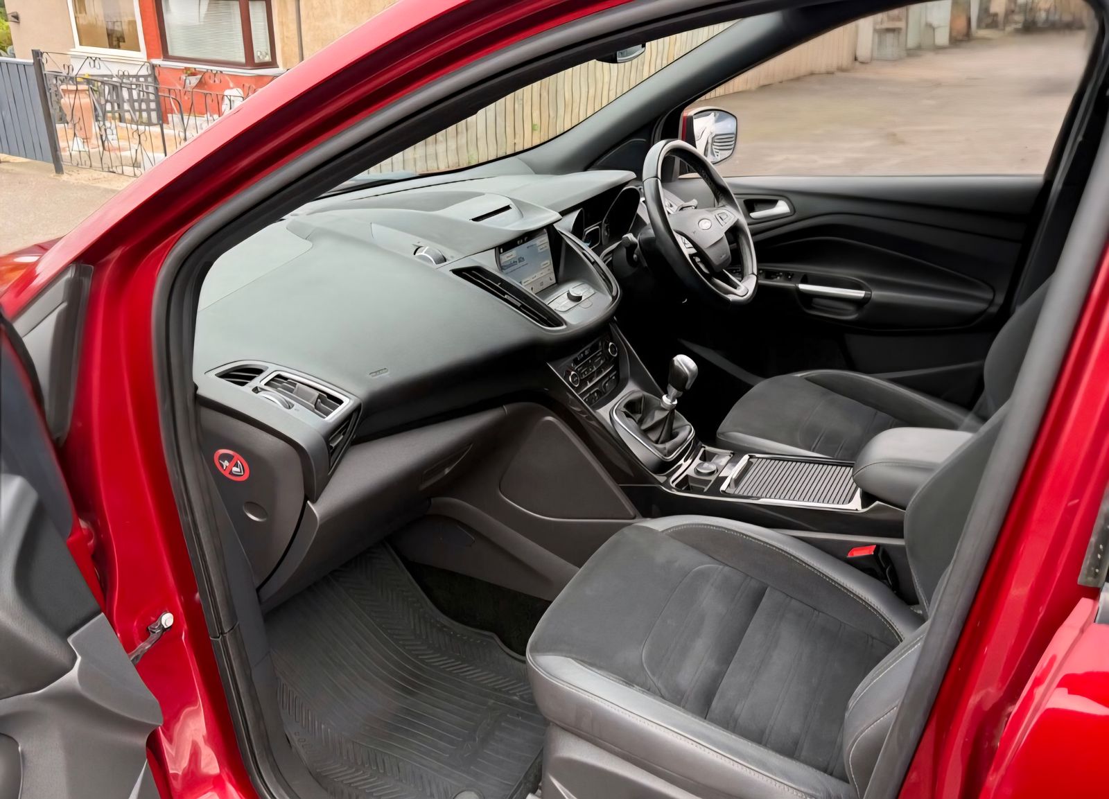 Ford Kuga 1.5L ST-Line SUV 5dr Petrol Manual Euro 6 (148 bhp) 5dr Manual 2026