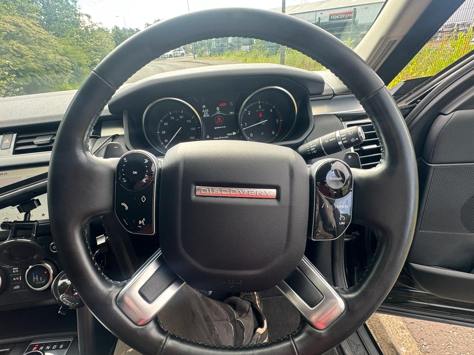 Land Rover DISCOVERY 3.0 SD V6 Landmark Edition SUV 5dr Diesel Auto 4WD Euro 6 (s/s) (306 ps) 5dr Automatic 2026