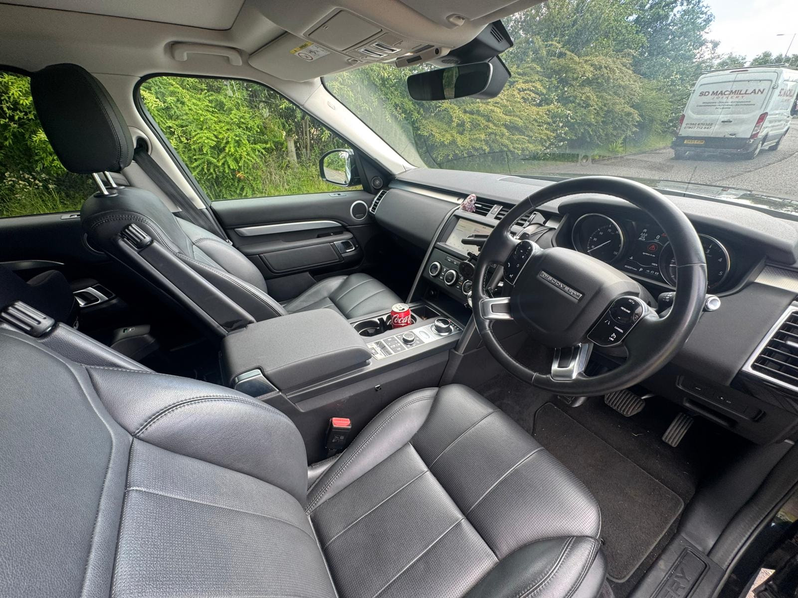 Land Rover DISCOVERY 3.0 SD V6 Landmark Edition SUV 5dr Diesel Auto 4WD Euro 6 (s/s) (306 ps) 5dr Automatic 2026