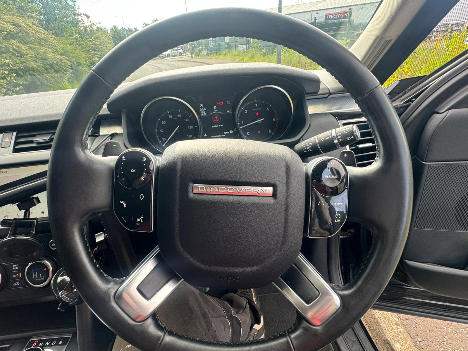 Land Rover DISCOVERY 3.0 SD V6 Landmark Edition SUV 5dr Diesel Auto 4WD Euro 6 (s/s) (306 ps) 5dr Automatic 2026