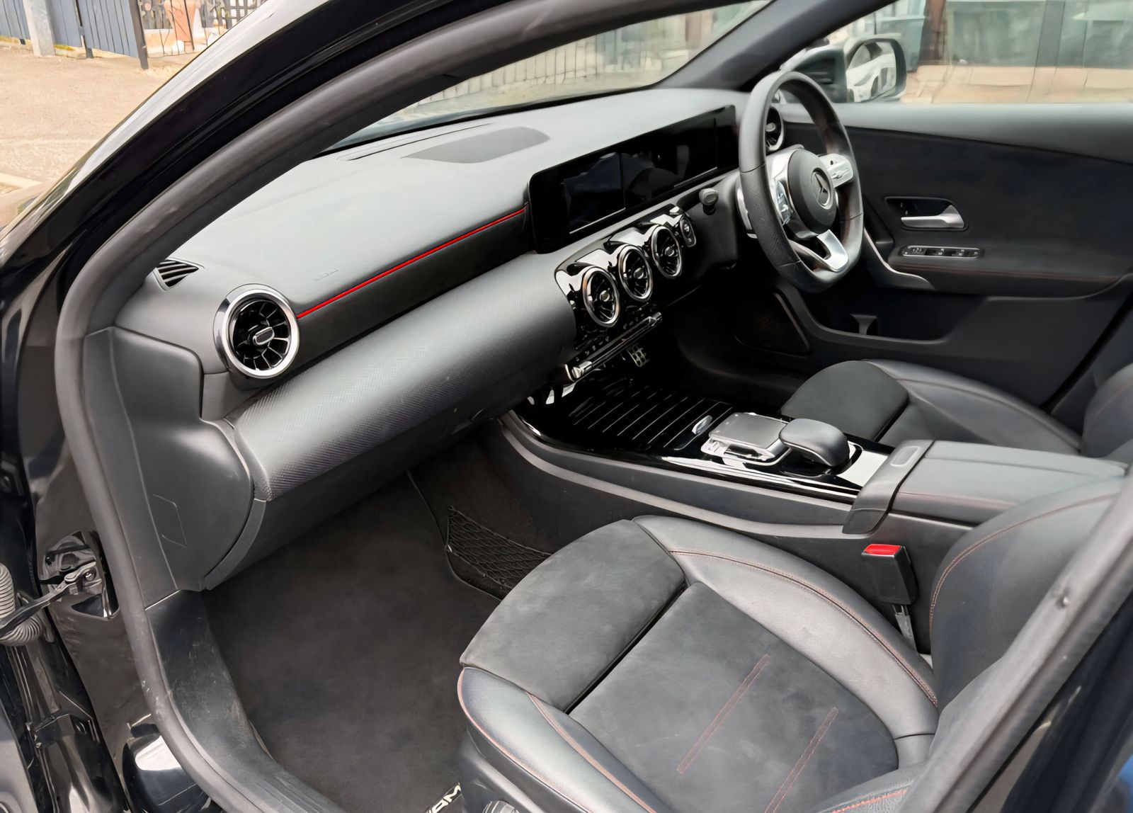 Mercedes-Benz A-CLASS 1.5L A 180 AMG Line D Auto Hatchback 5dr Diesel Automatic Euro 6 (114 bhp) 5dr Automatic 2026