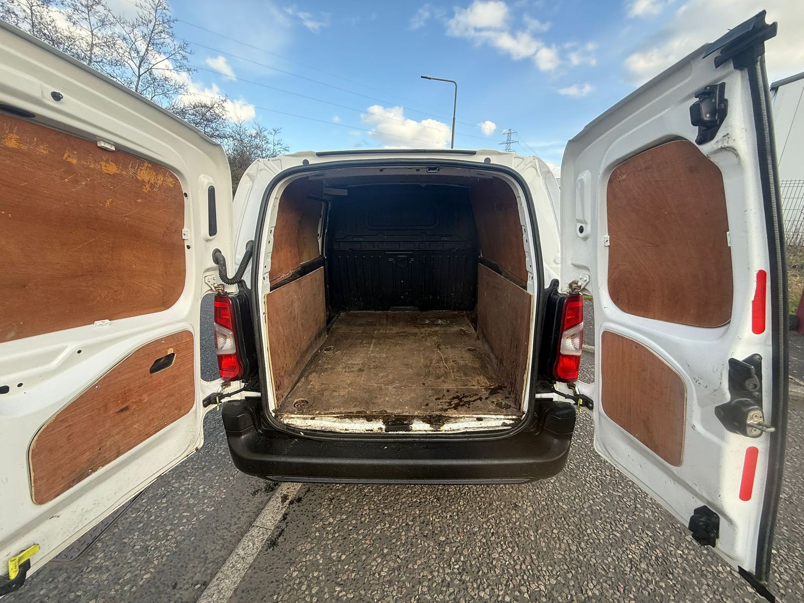 Vauxhall Combo 1.5 Turbo D 2000 Edition Panel Van 4dr Diesel Manual L1 H1 Euro 6 (s/s) (100 ps) 4dr Manual 2026