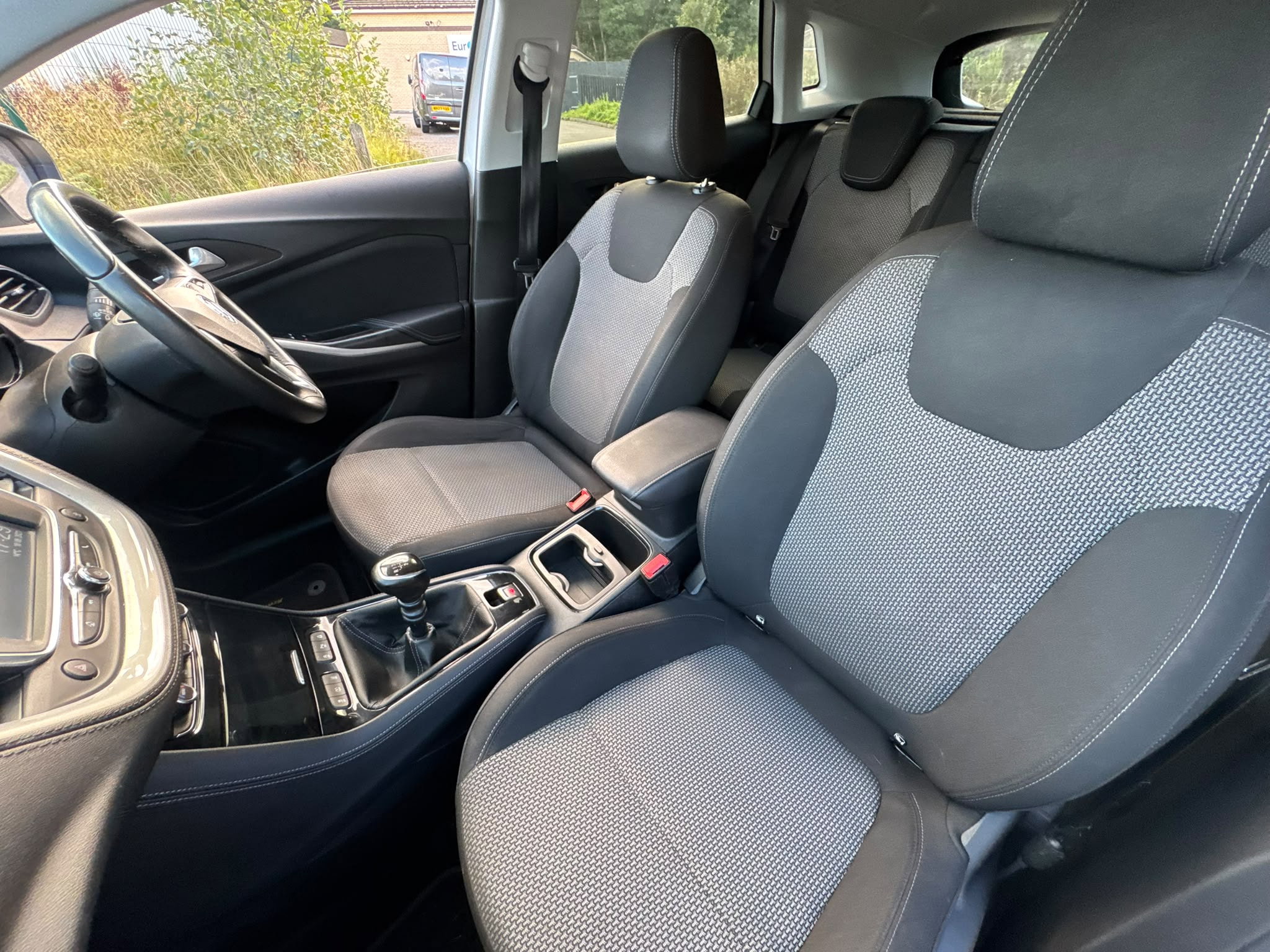Vauxhall Grandland X 1.2 Turbo Design Line SUV 5dr Petrol Manual Euro 6 (s/s) (130 ps) 5dr Manual 2026