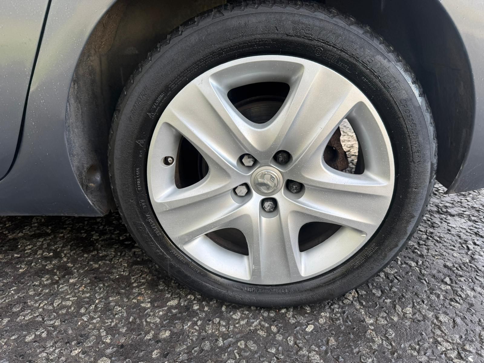 Vauxhall Zafira Tourer 1.4L Exclusive T MPV 5dr Petrol Manual Euro 6 (138 bhp) 5dr Manual 2026