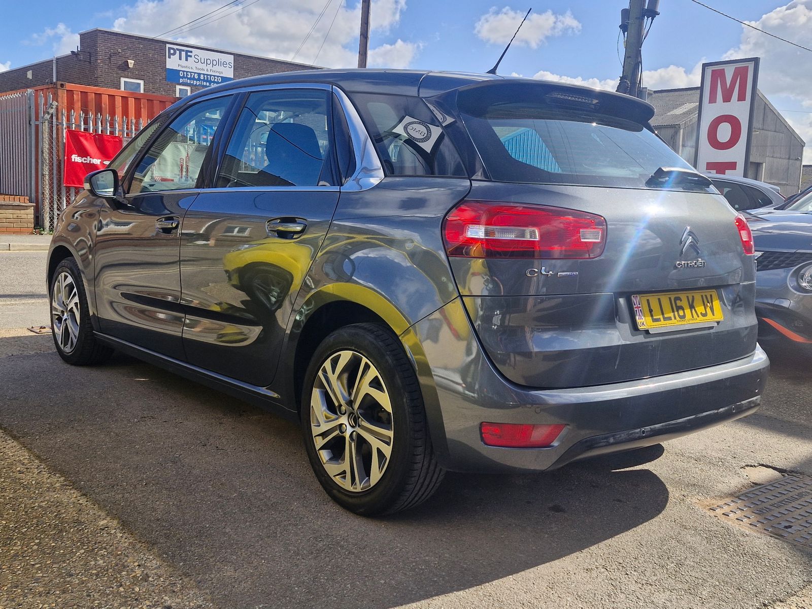 Citroen C4 Picasso 1.6 BlueHDi Exclusive MPV 5dr Diesel EAT6 Euro 6 (s/s) (120 ps) 5dr Automatic 2026