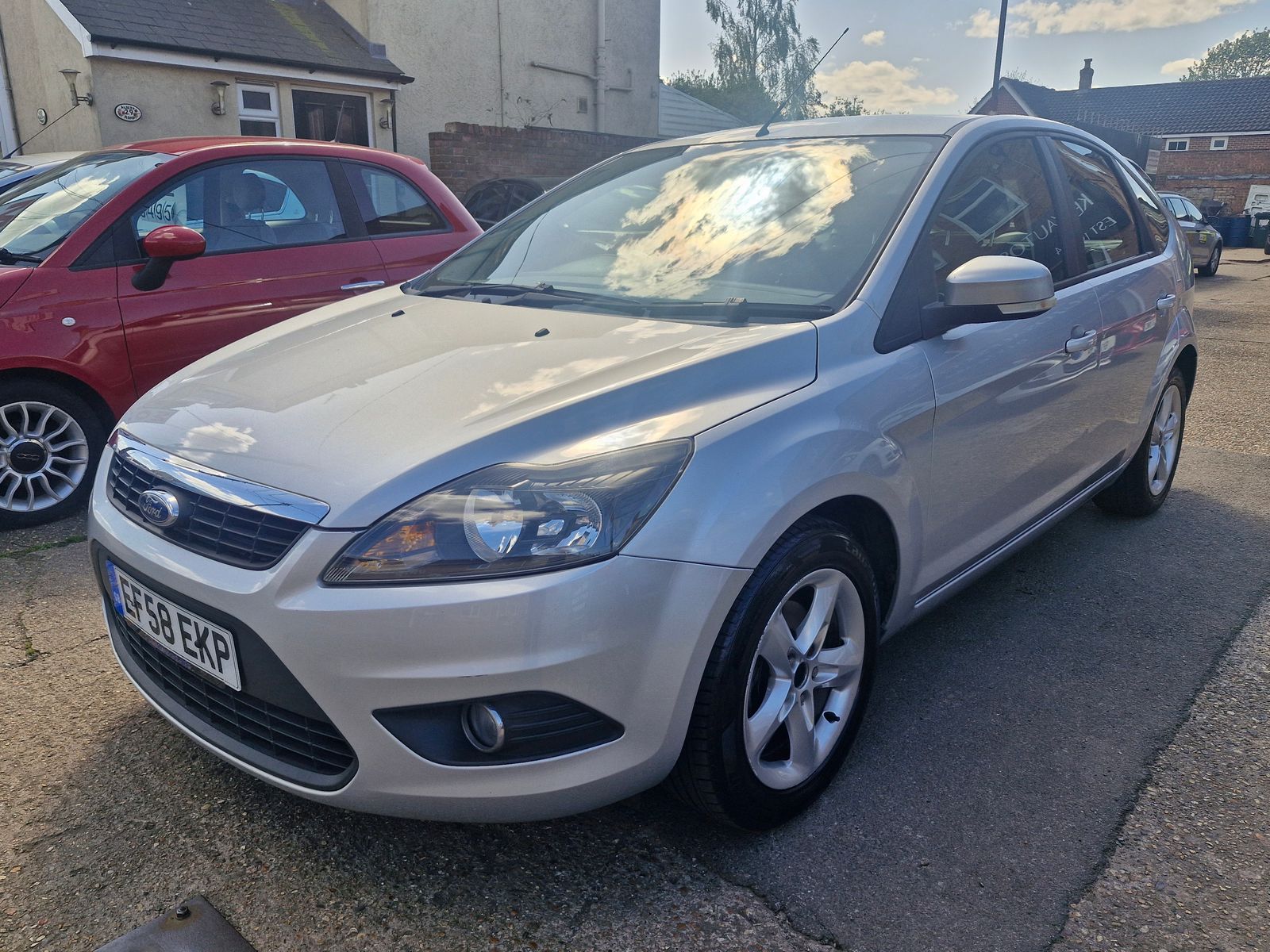 Ford Focus 1.6 Zetec Hatchback 5dr Petrol Manual (161 g/km, 99 bhp) 5dr Manual 2026