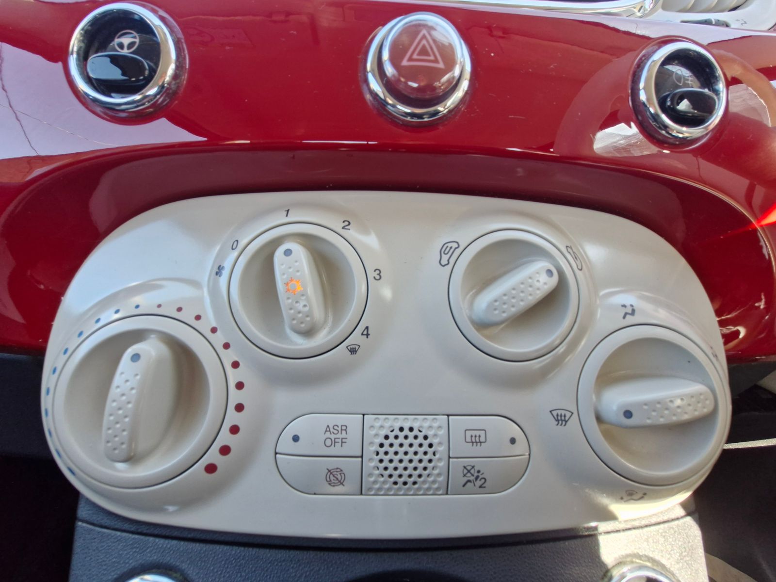 Fiat 500 1.2 ECO Pop Star Hatchback 3dr Petrol Manual Euro 6 (s/s) (69 bhp) 3dr Manual 2026