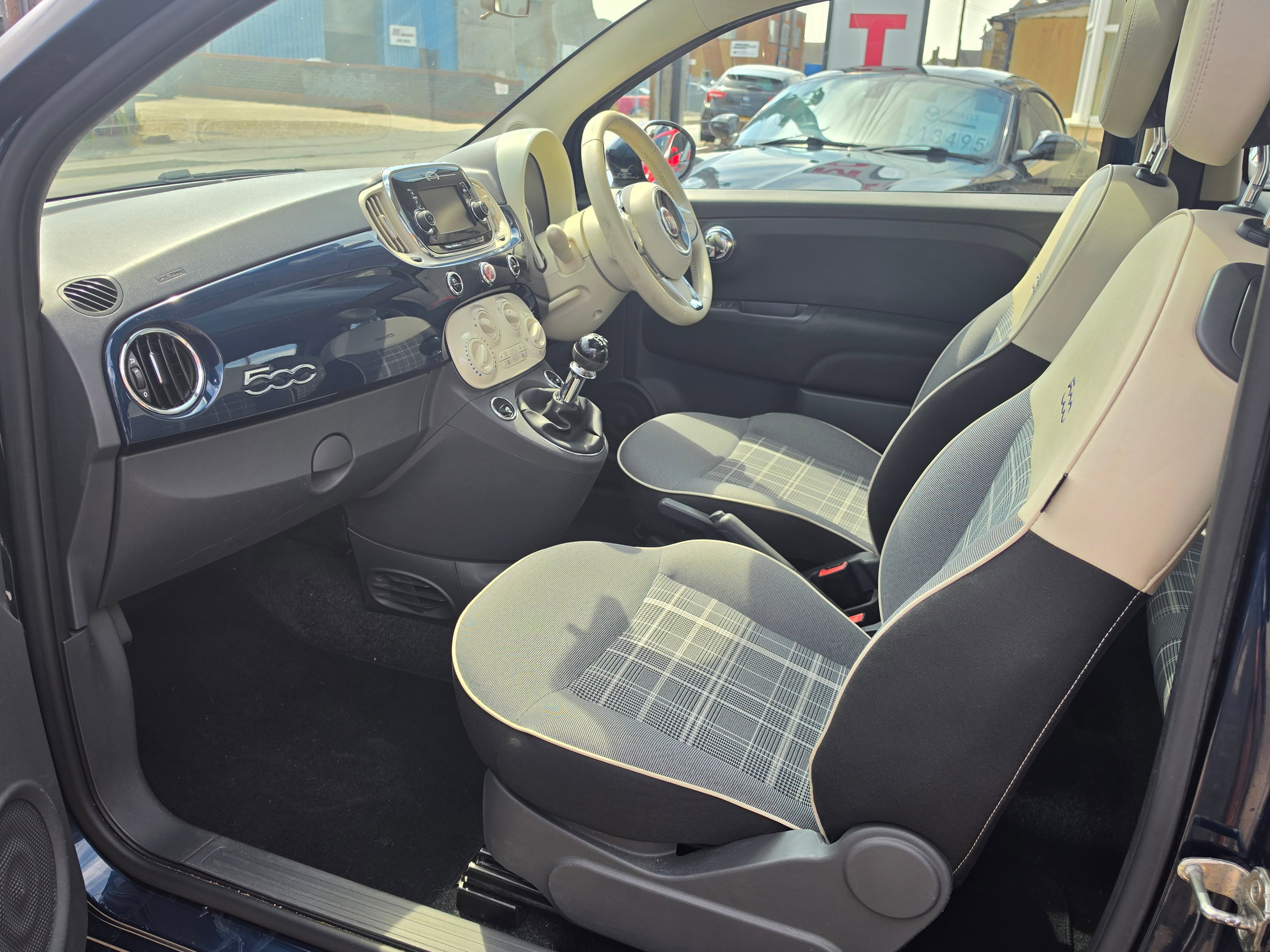 Fiat 500 1.2 Lounge Hatchback 3dr Petrol Manual Euro 6 (s/s) (69 bhp) 3dr Manual 2026
