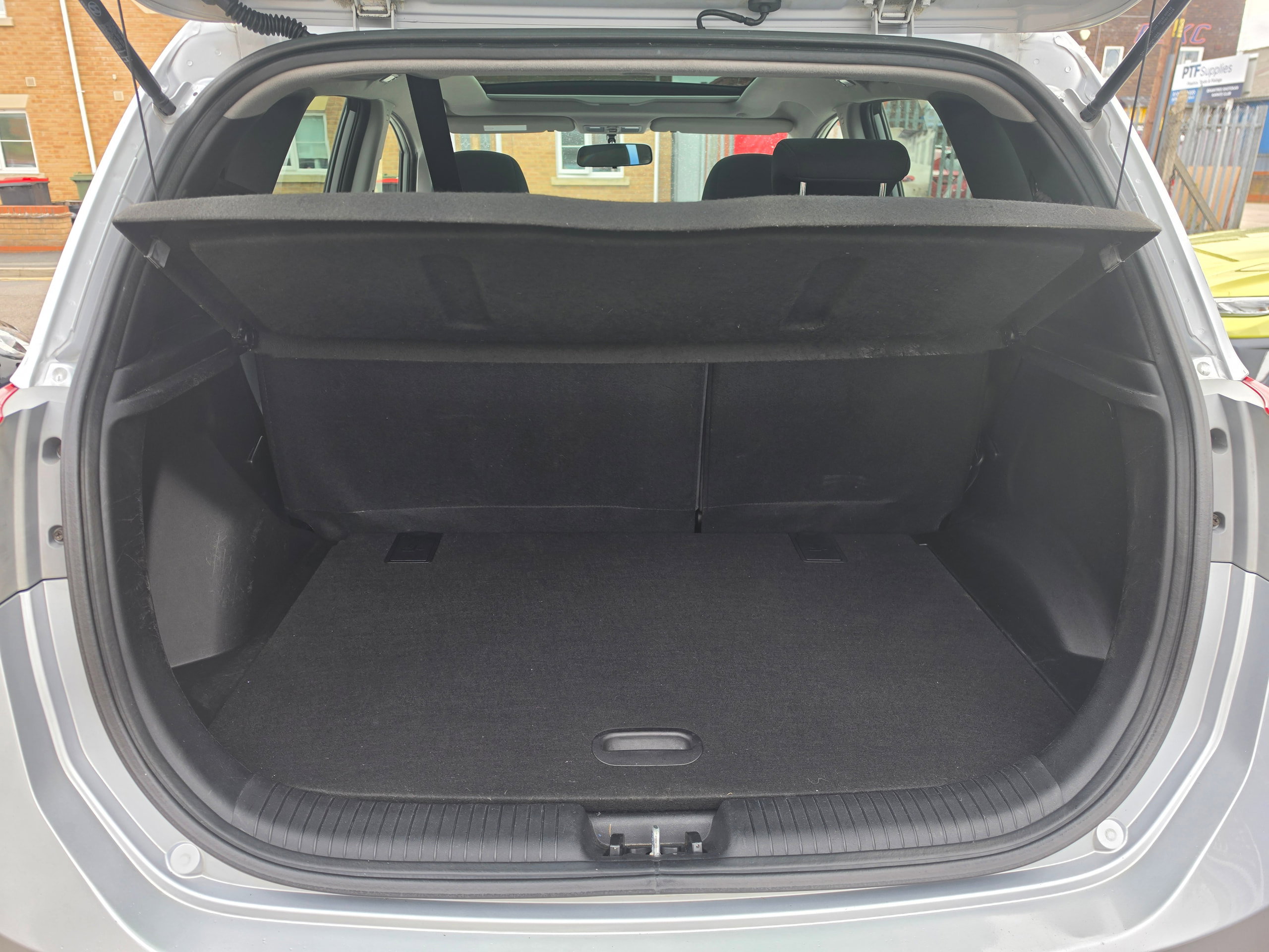 Hyundai IX20 1.6 Style Hatchback 5dr Petrol Auto Euro 5 (123 bhp) 5dr Automatic 2026