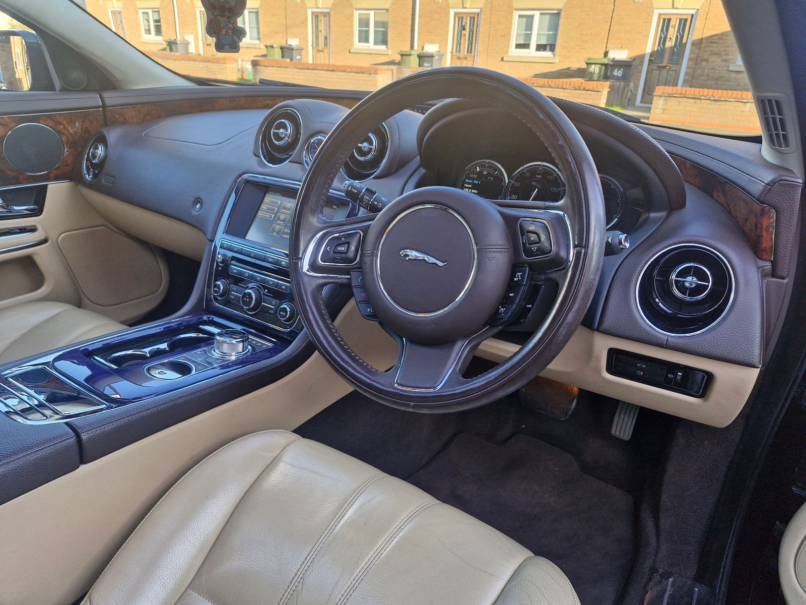 Jaguar XJ 3.0d V6 Luxury Saloon 4dr Diesel Auto Euro 5 (275 ps) 4dr Automatic 2026