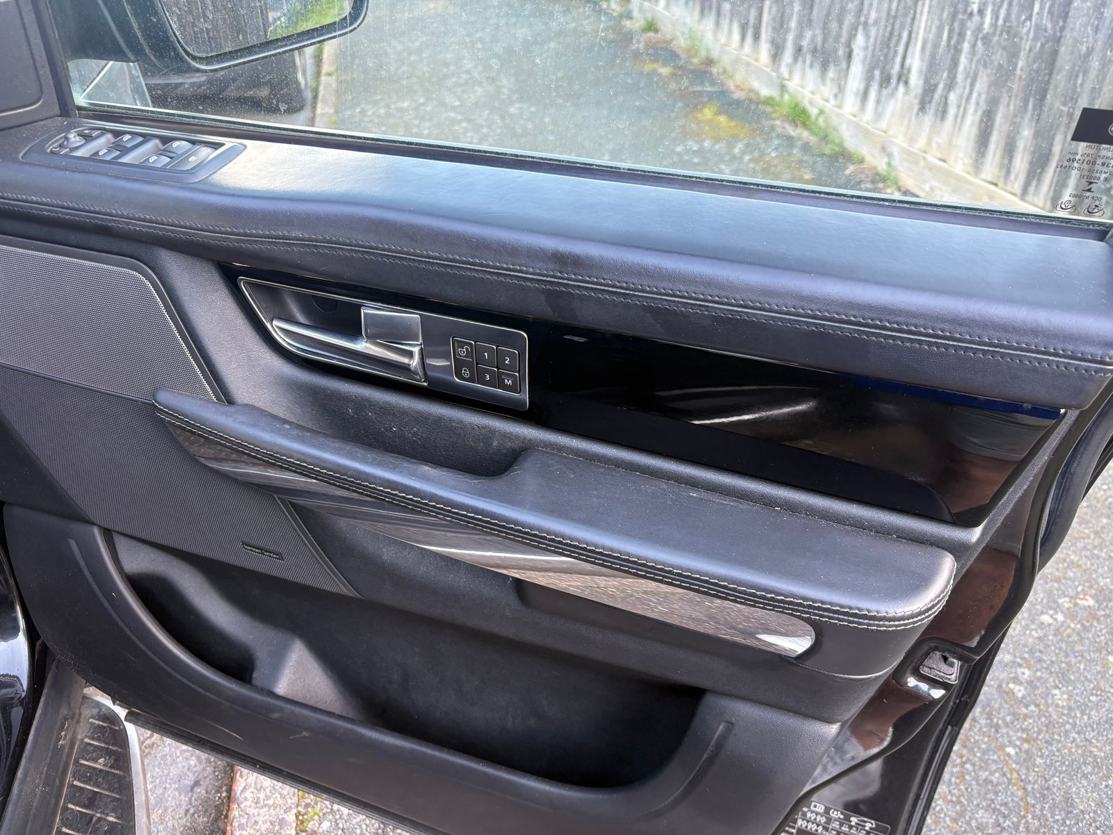 Land Rover Range Rover Sport 3.0 TD V6 HSE SUV 5dr Diesel CommandShift 4WD Euro 4 (245 ps) 5dr Automatic 2026