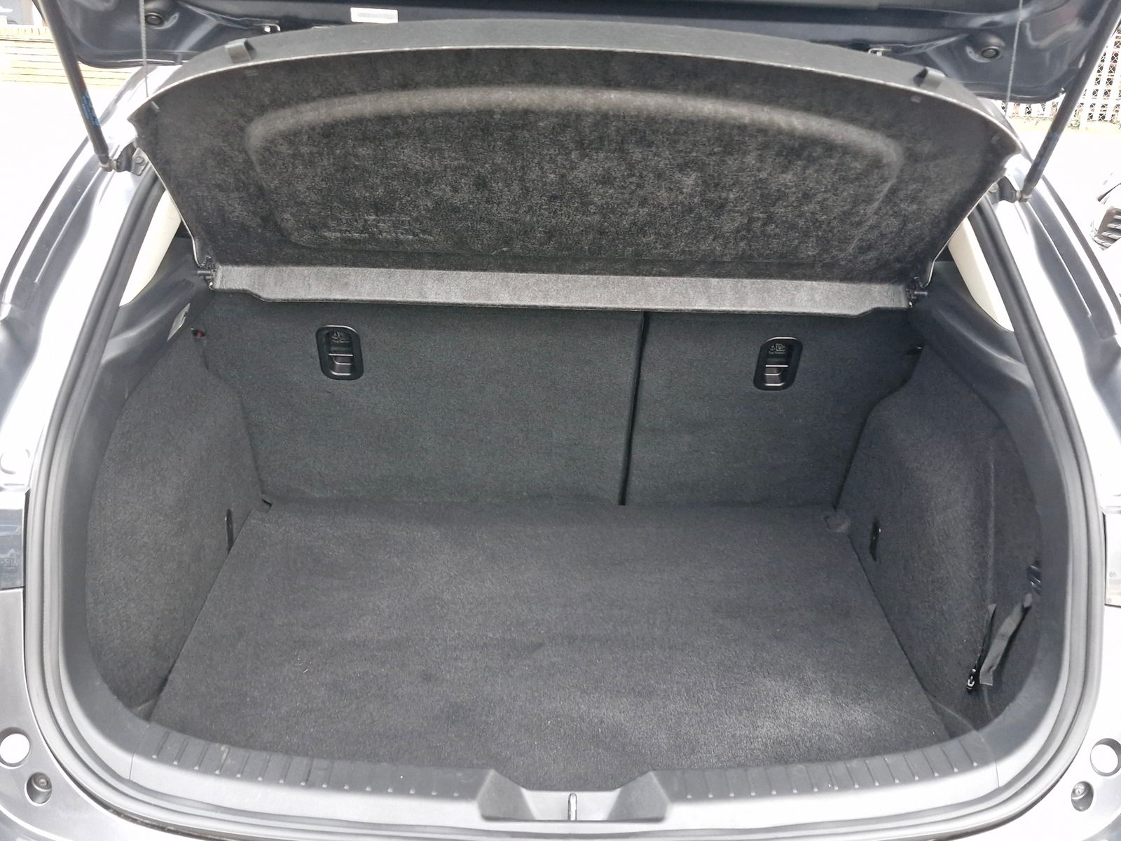 Mazda Mazda3 2.0 SKYACTIV-G SE-L Nav Hatchback 5dr Petrol Auto Euro 5 (s/s) (120 ps) 5dr Automatic 2026
