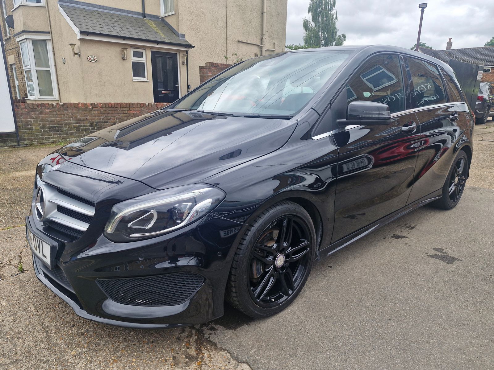 Mercedes-Benz B Class 2.1 B200d AMG Line (Premium) MPV 5dr Diesel 7G-DCT Euro 6 (s/s) (136 ps) 5dr Automatic 2026