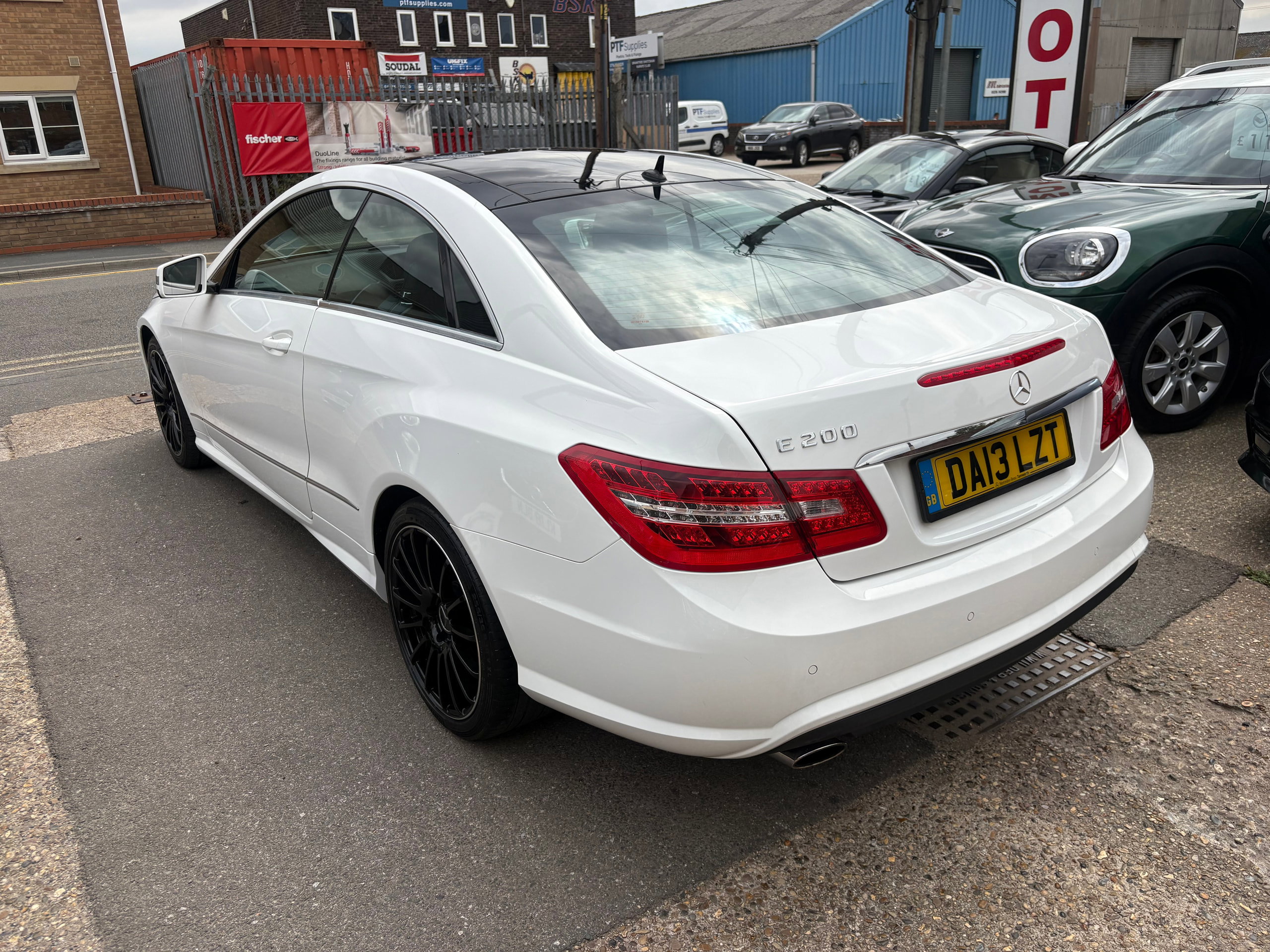 Mercedes-Benz E Class 1.8 E200 BlueEfficiency Sport Coupe 2dr Petrol G-Tronic+ Euro 5 (s/s) (184 ps) 2dr Automatic 2026