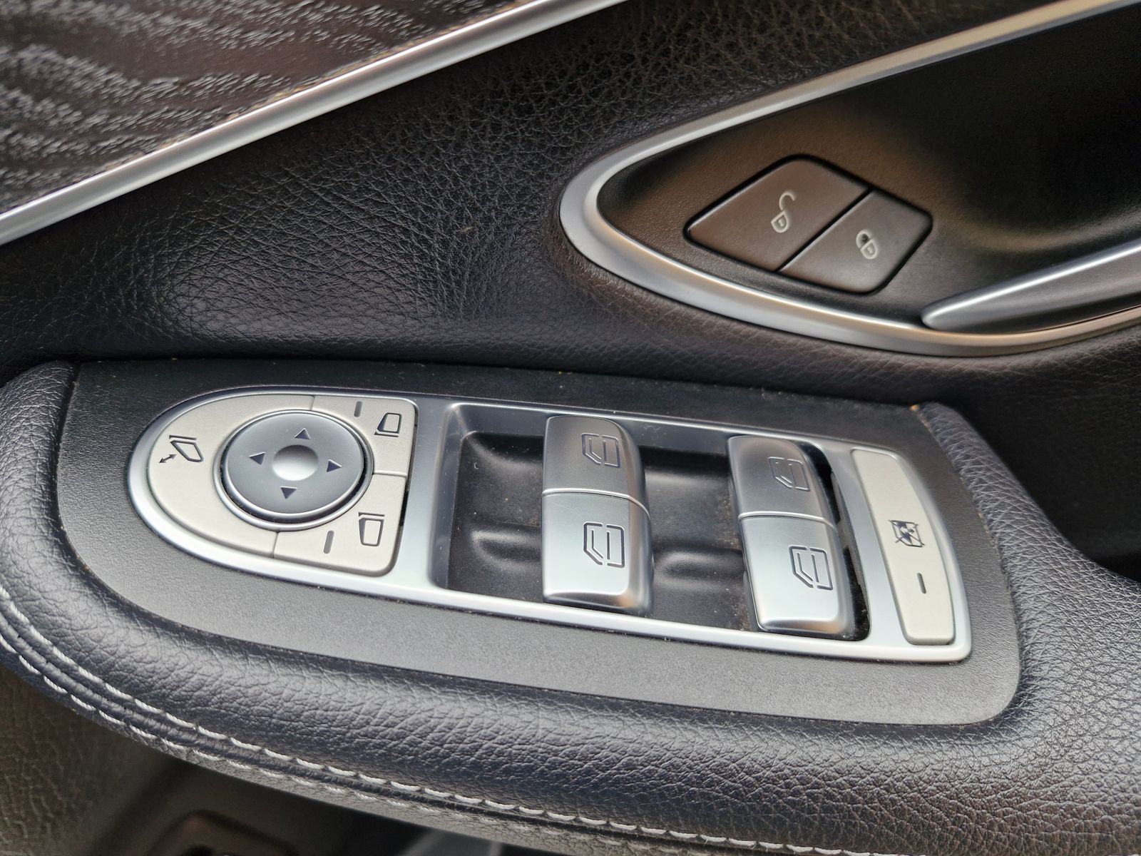 Mercedes-Benz GLC 3.0 GLC350d V6 AMG Line (Premium Plus) SUV 5dr Diesel G-Tronic 4MATIC Euro 6 (s/s) (258 ps) 5dr Automatic 2026