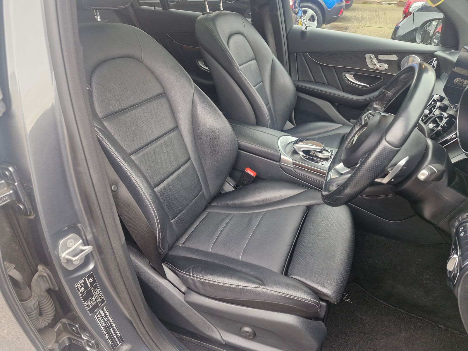 Mercedes-Benz GLC 3.0 GLC350d V6 AMG Line (Premium Plus) SUV 5dr Diesel G-Tronic 4MATIC Euro 6 (s/s) (258 ps) 5dr Automatic 2026